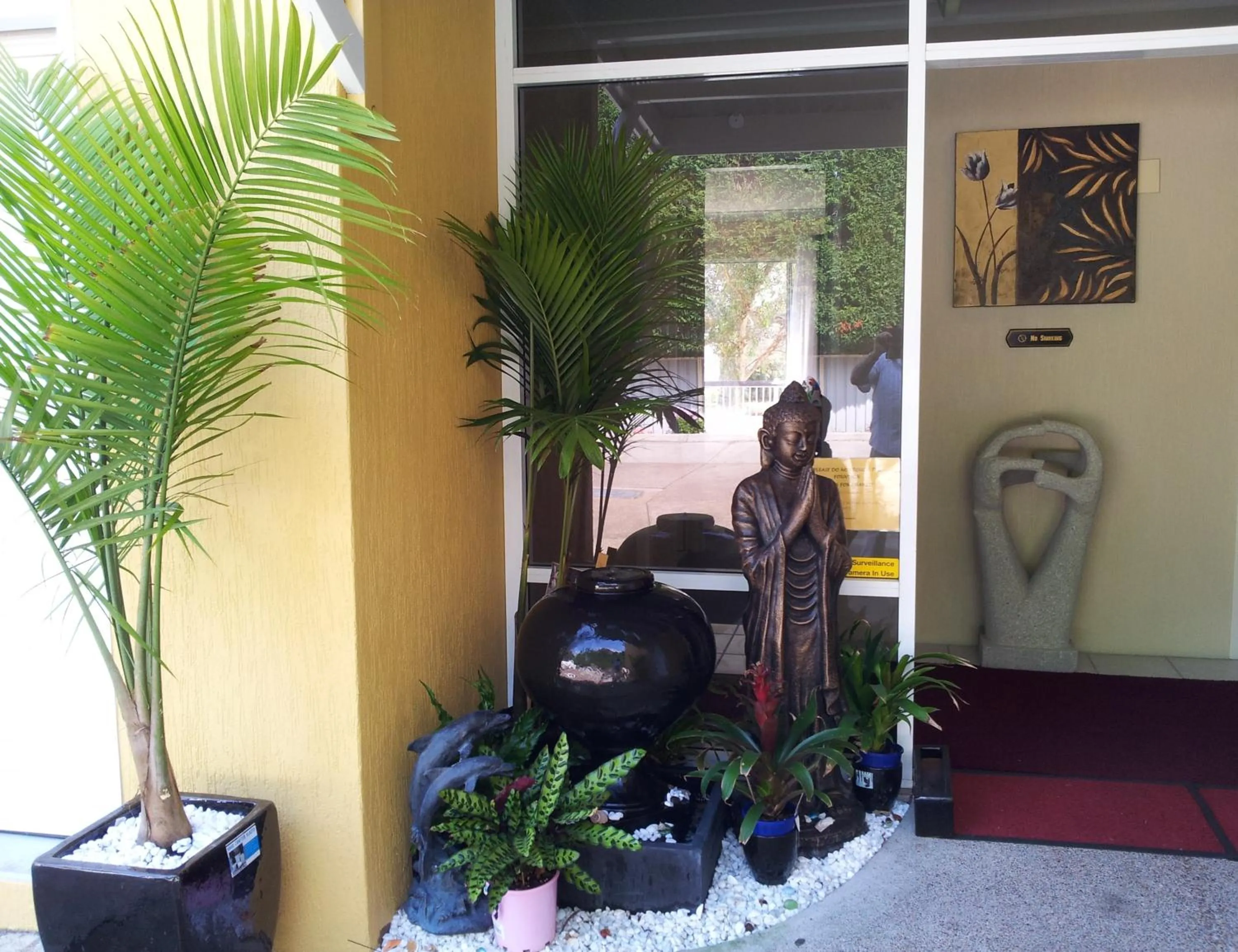 Facade/entrance in Admiral Nelson Motor Inn