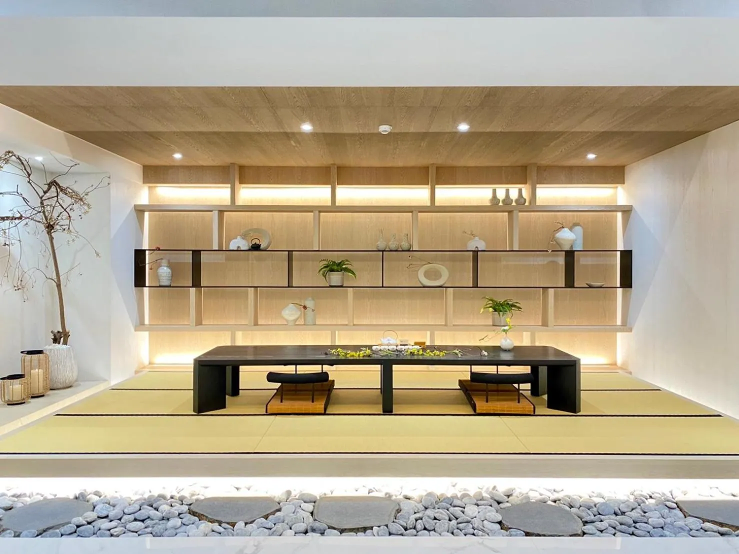 Communal lounge/ TV room in suye hotel