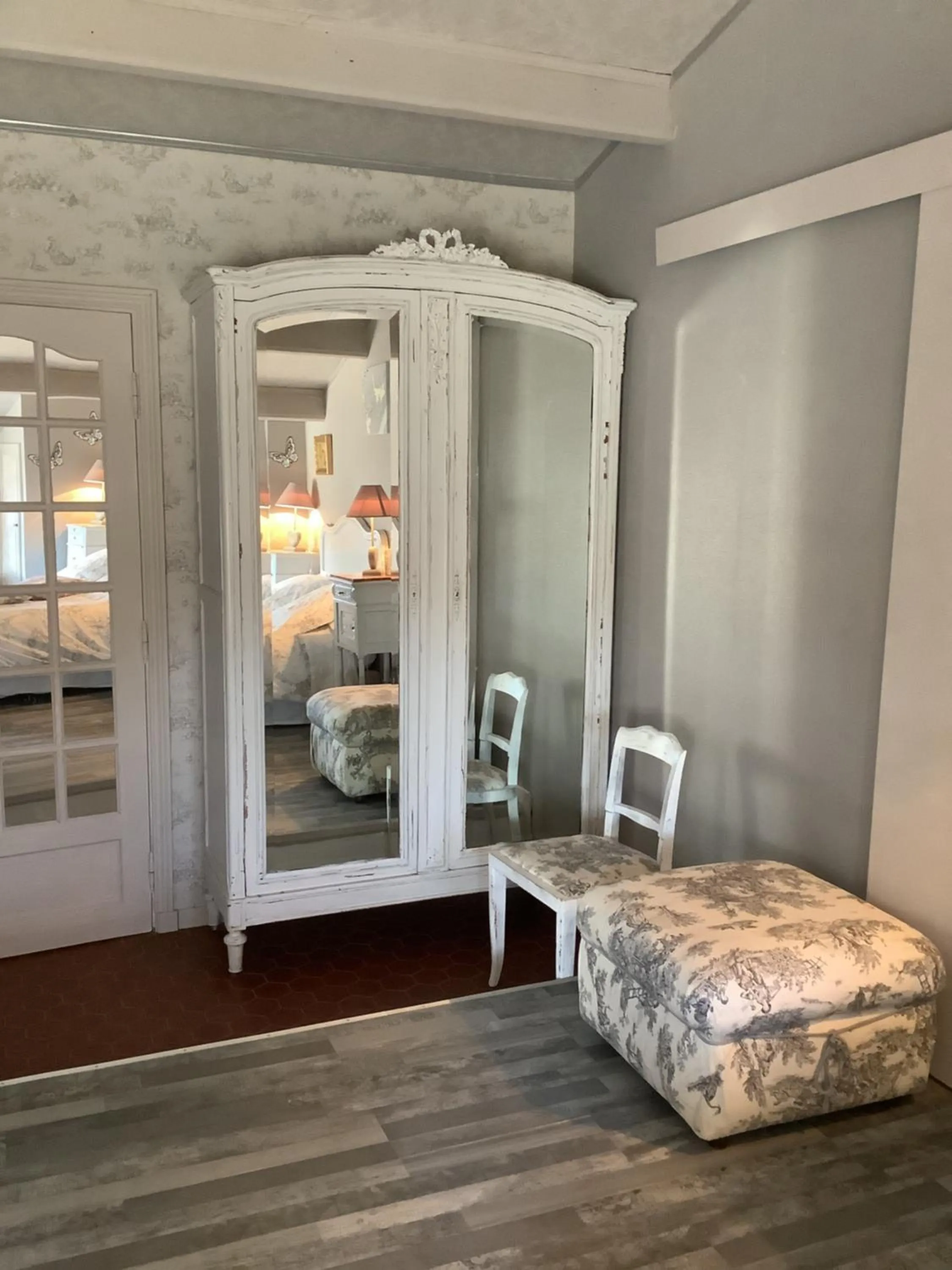 le lutin sur le toit