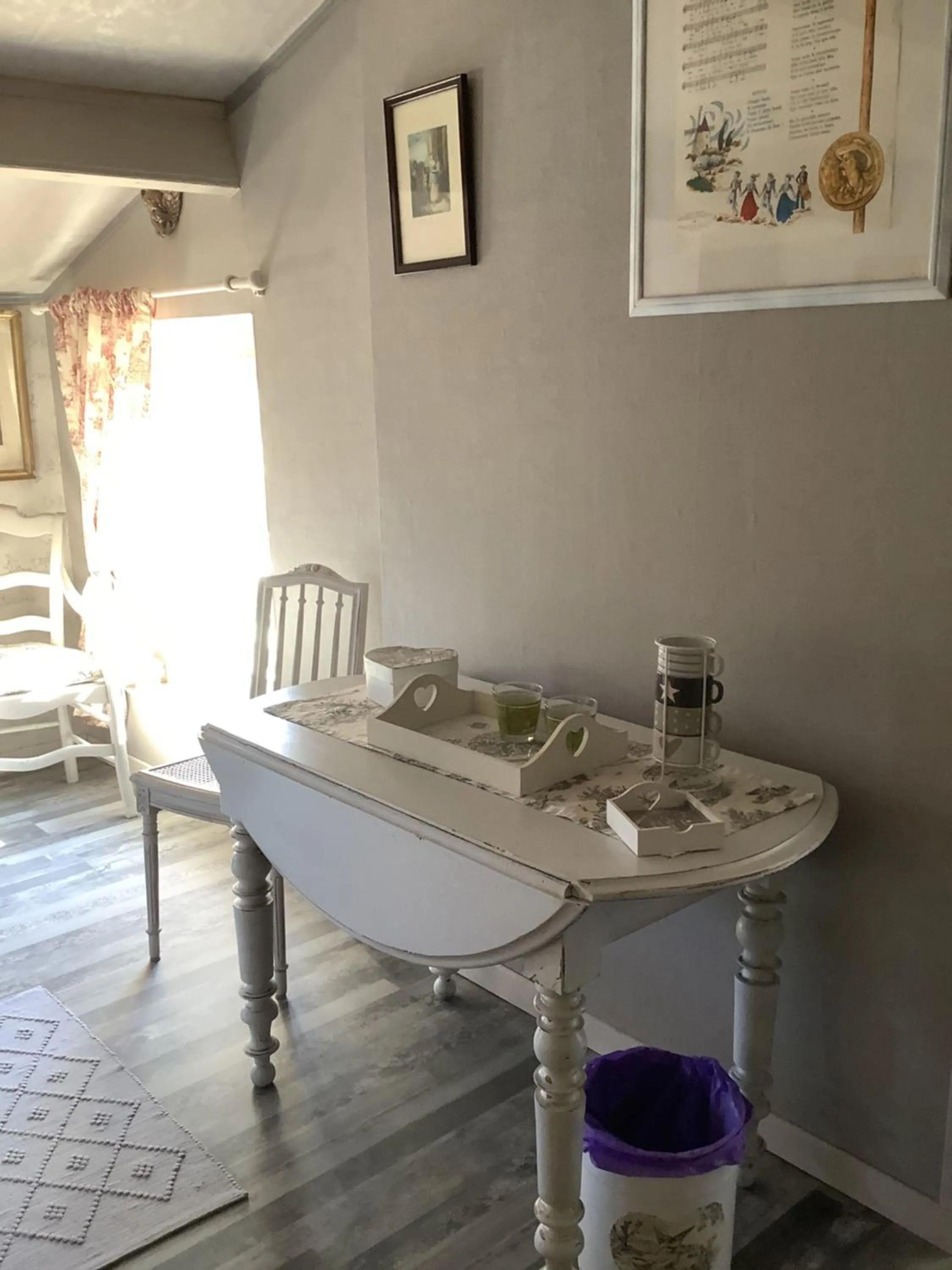 le lutin sur le toit