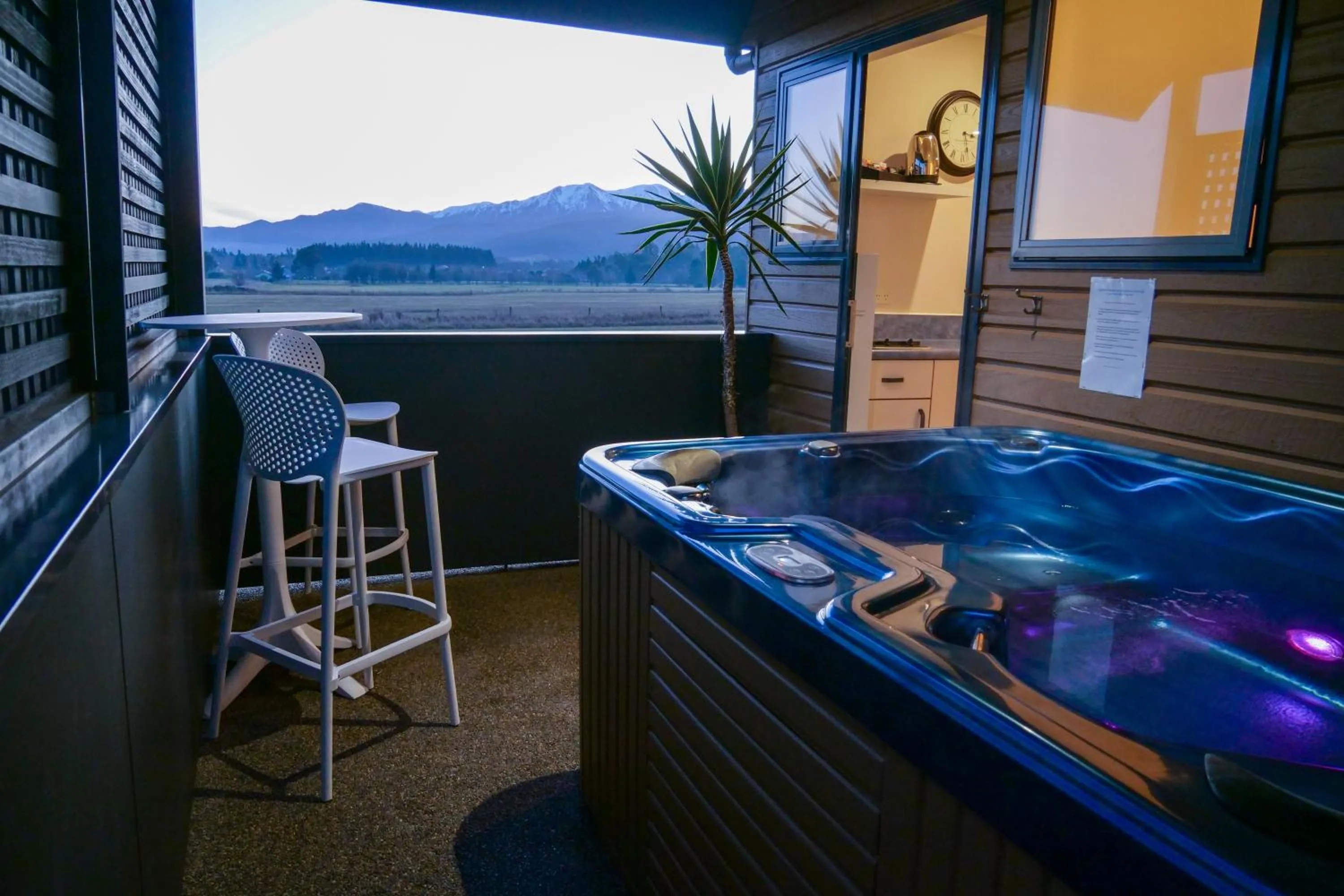 Executive Suite with Hot Tub in Hanmer Springs Scenic Views Motel