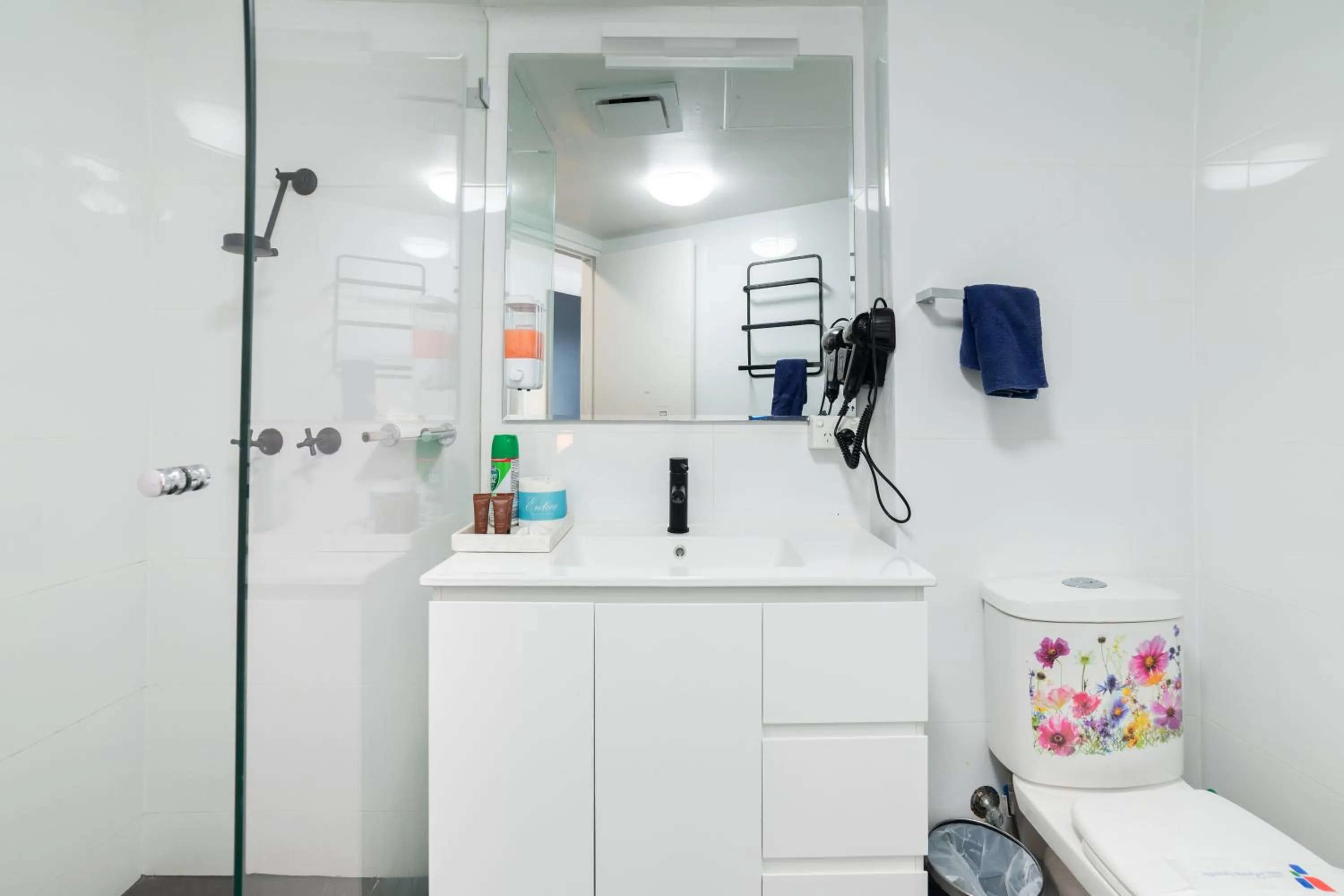 Shower in Bankstown Motel 10