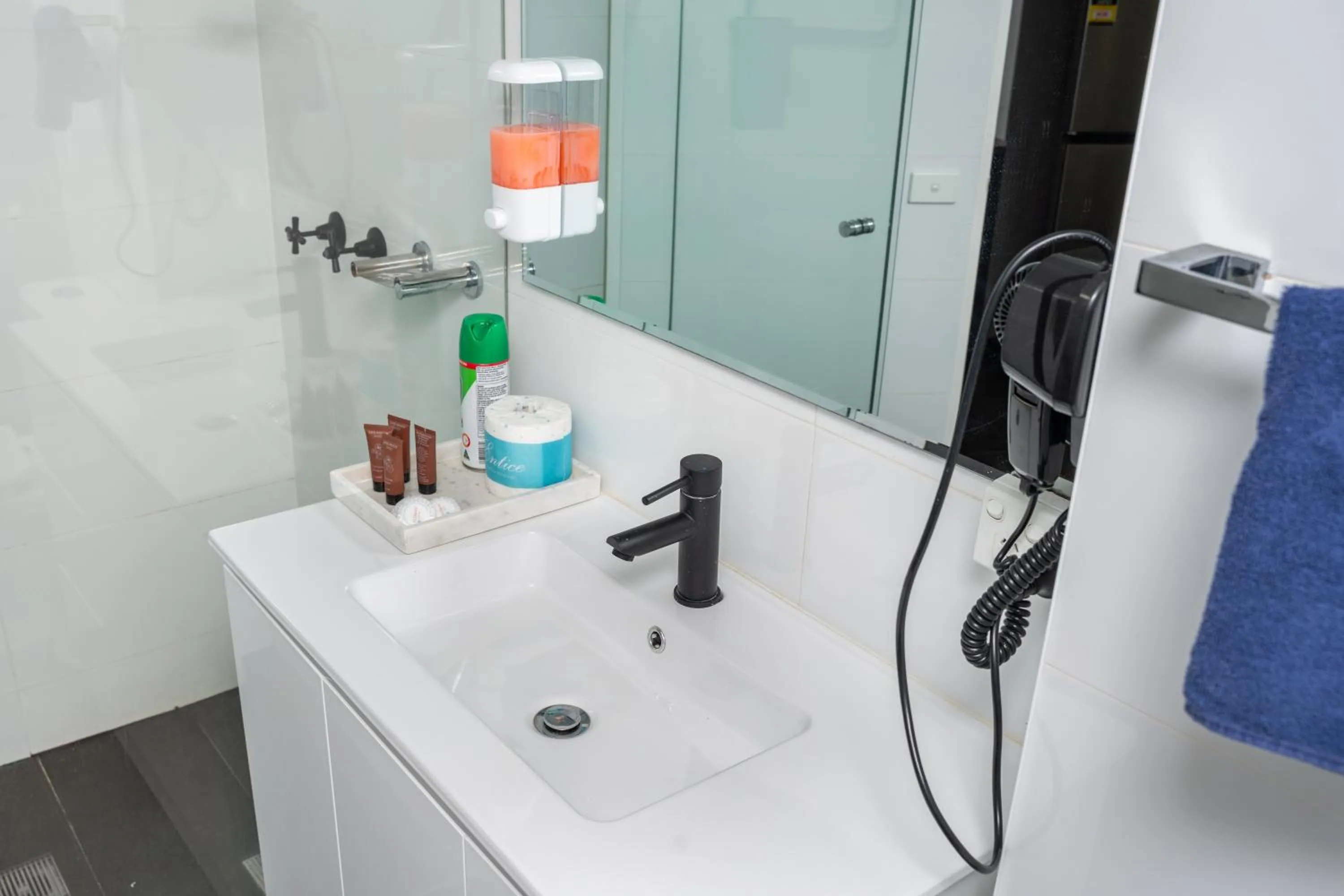 Shower in Bankstown Motel 10