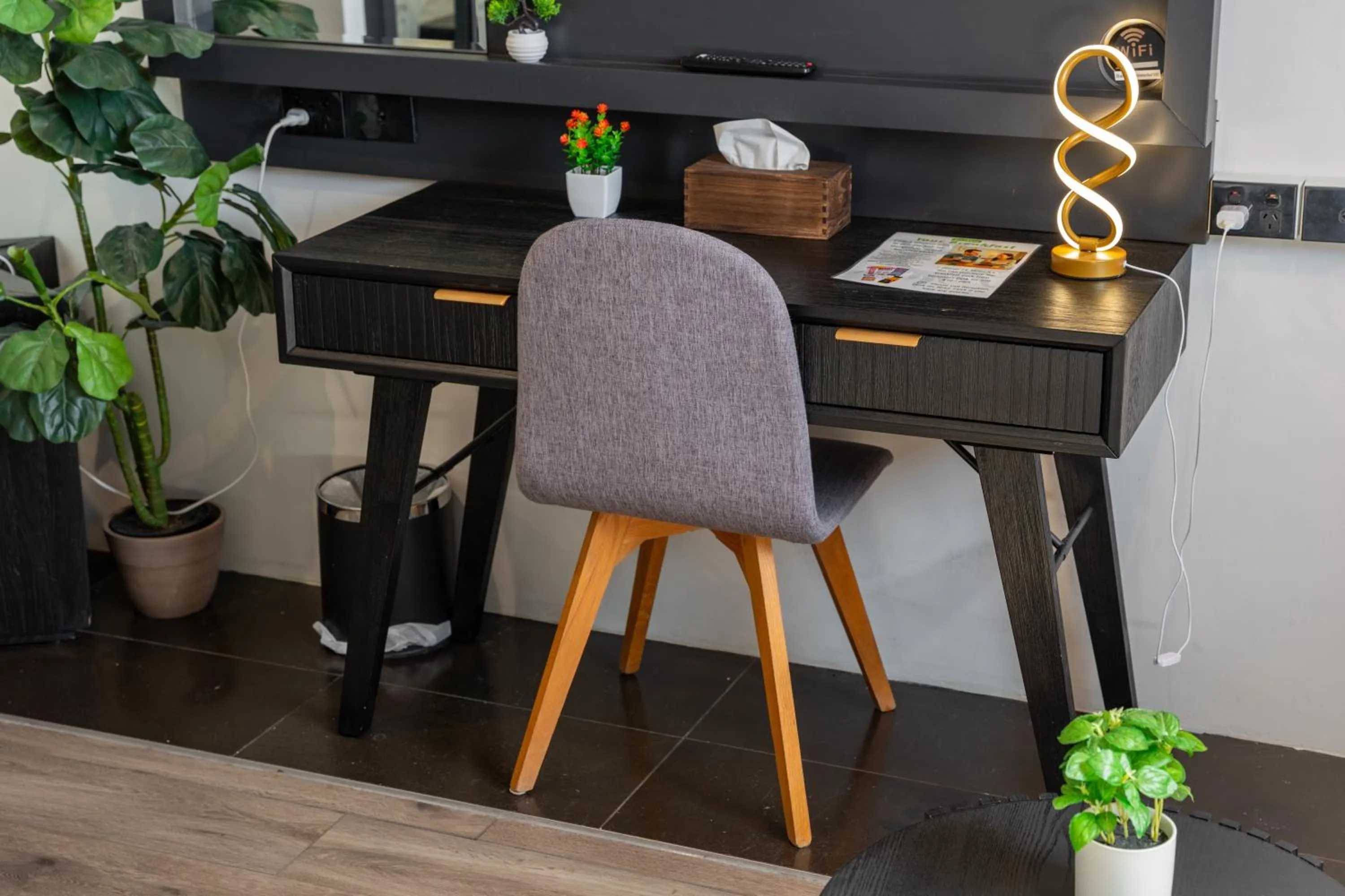 Seating area in Bankstown Motel 10