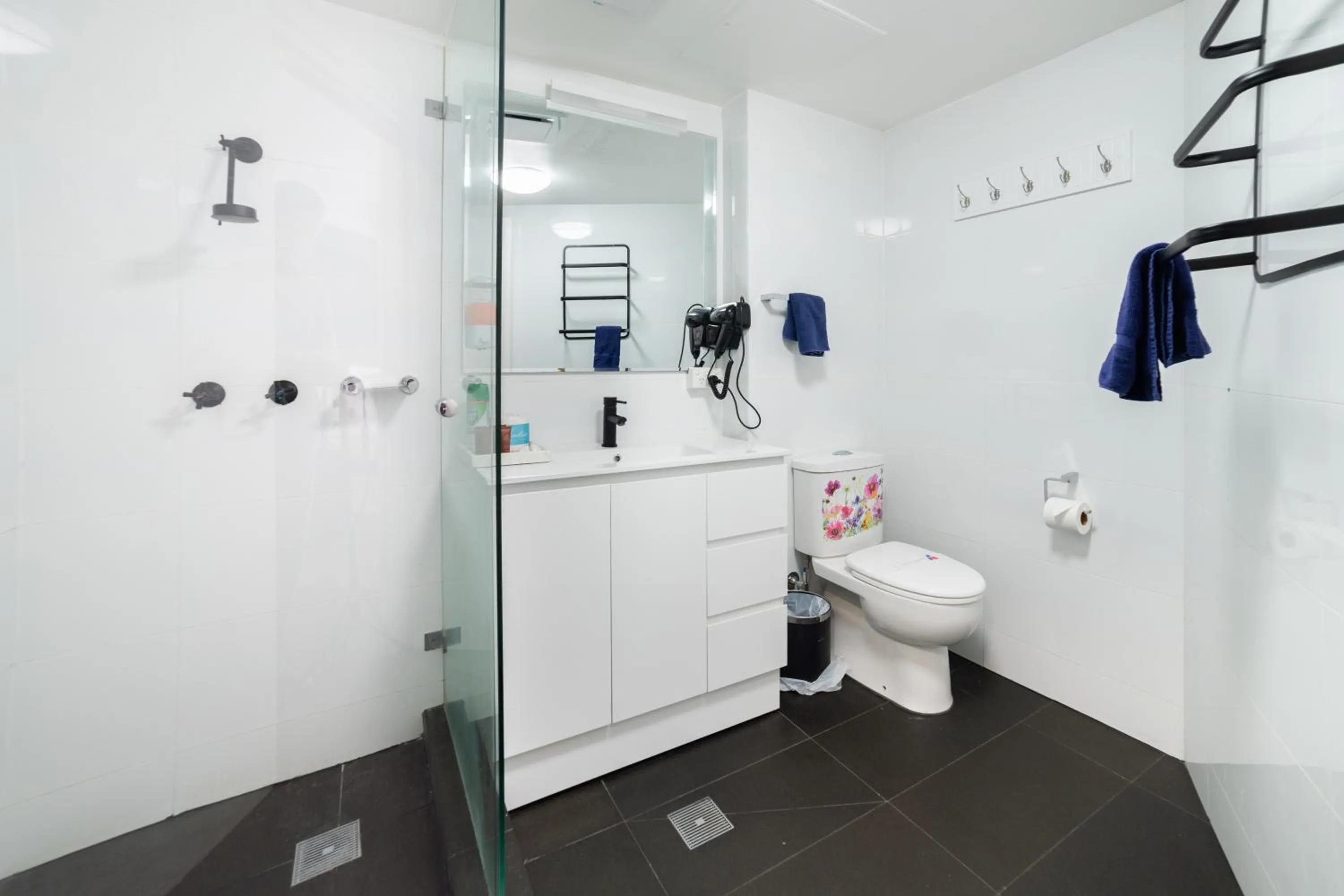 Shower in Bankstown Motel 10