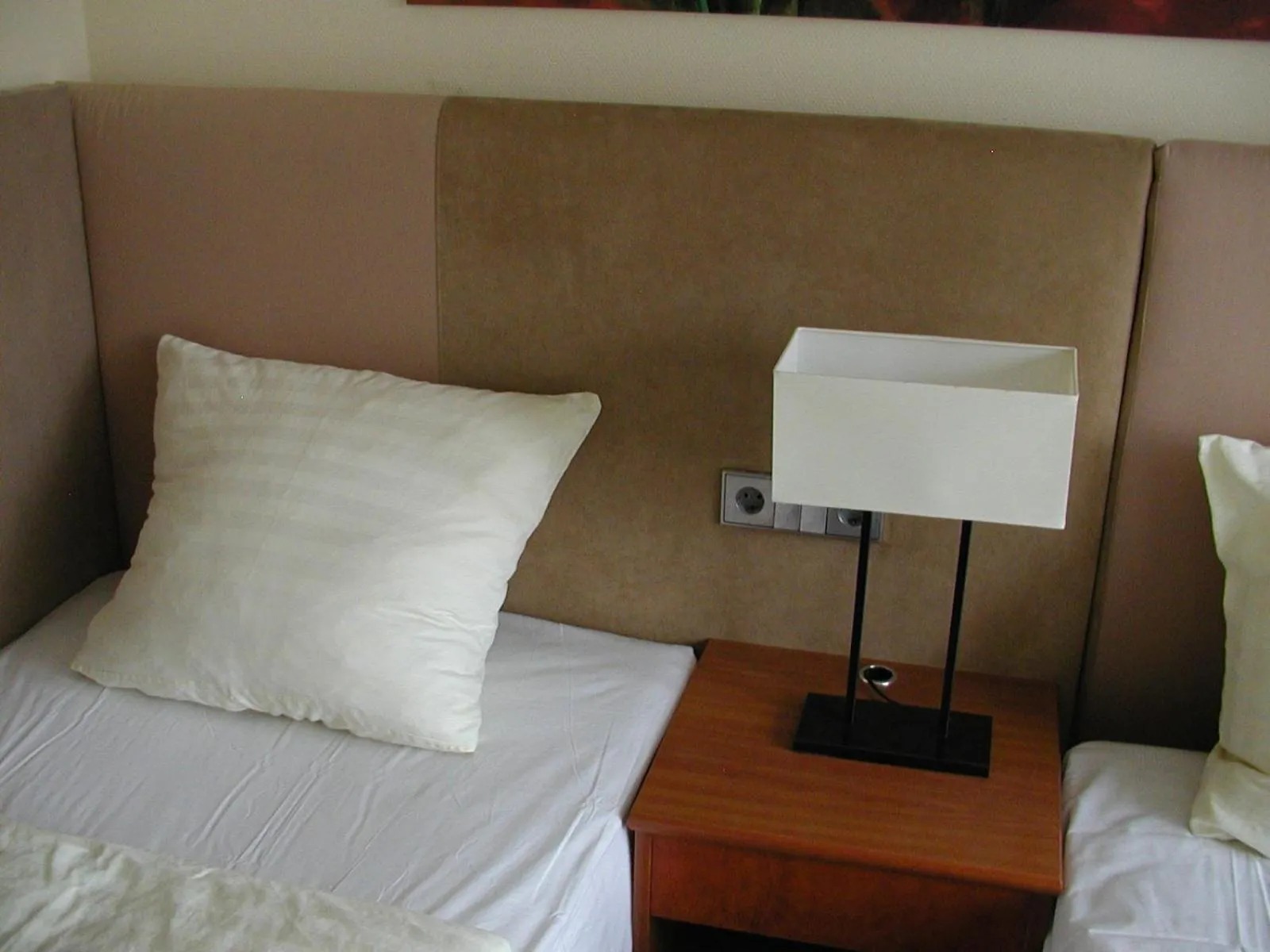 Bed in Motel Monteur