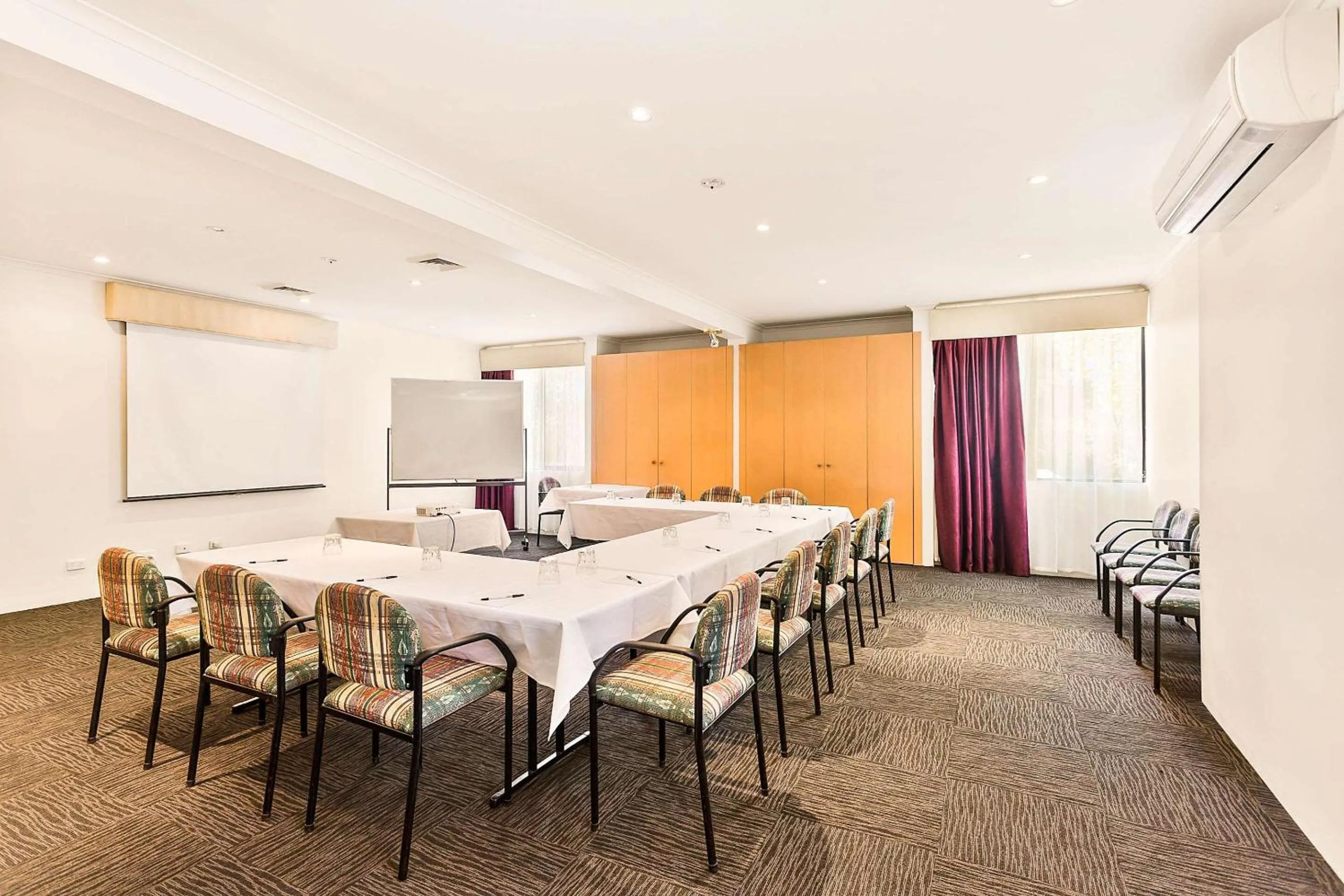 Meeting/conference room in Quality Hotel Manor