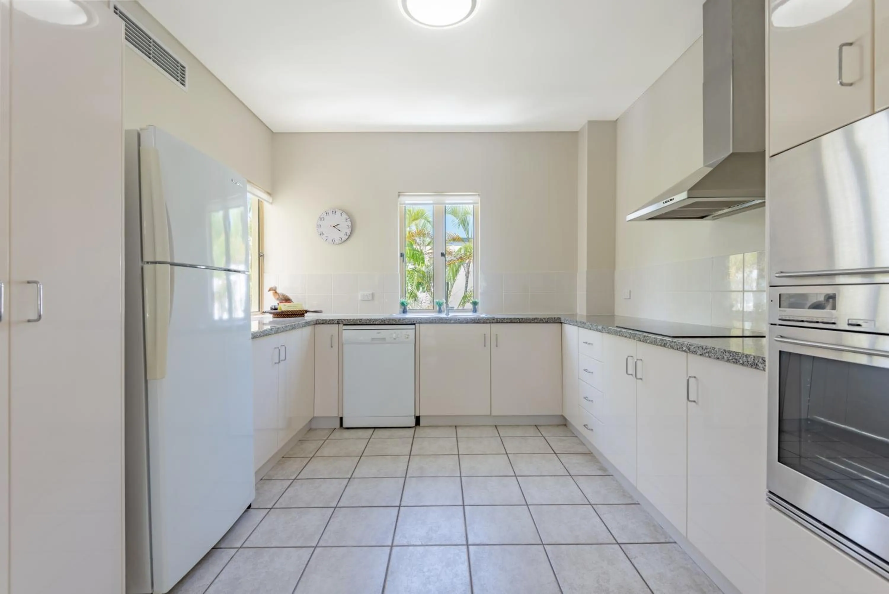 Kitchen or kitchenette in Silkari Reflections of Port Douglas