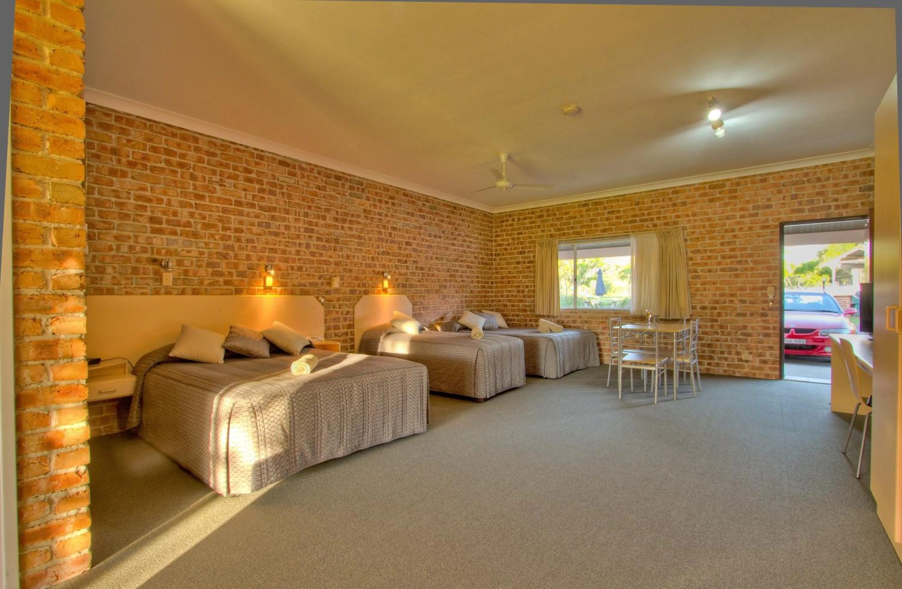 Photo of the whole room in Gloucester Country Lodge Motel