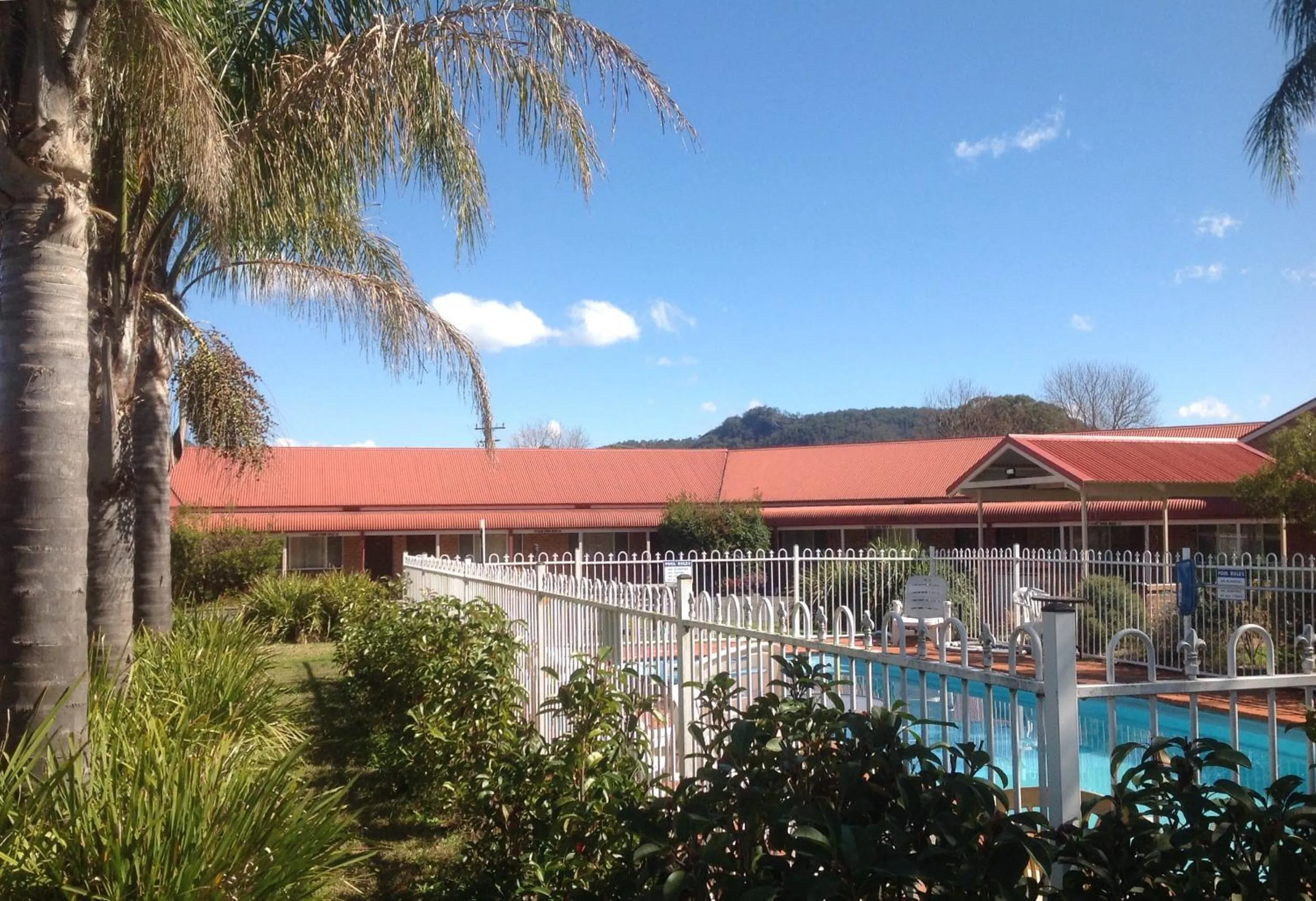 Property Building in Gloucester Country Lodge Motel