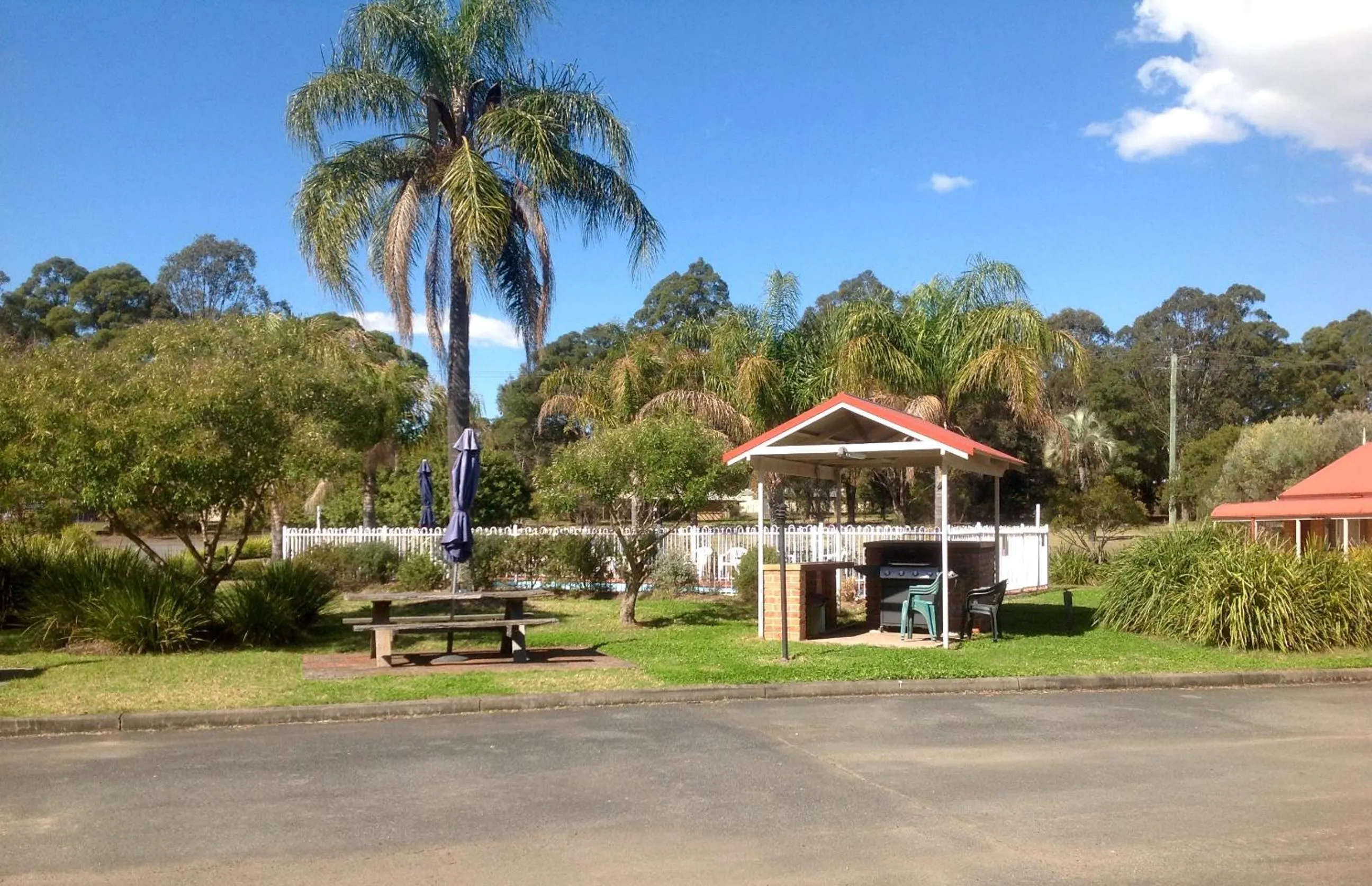 BBQ facilities in Gloucester Country Lodge Motel