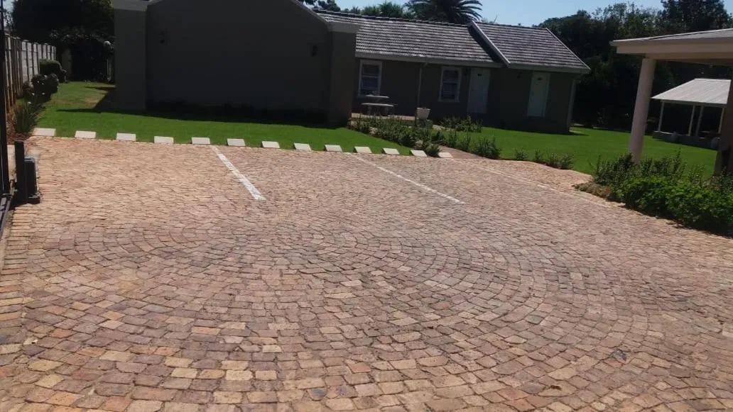 Facade/entrance in Eagle Cove