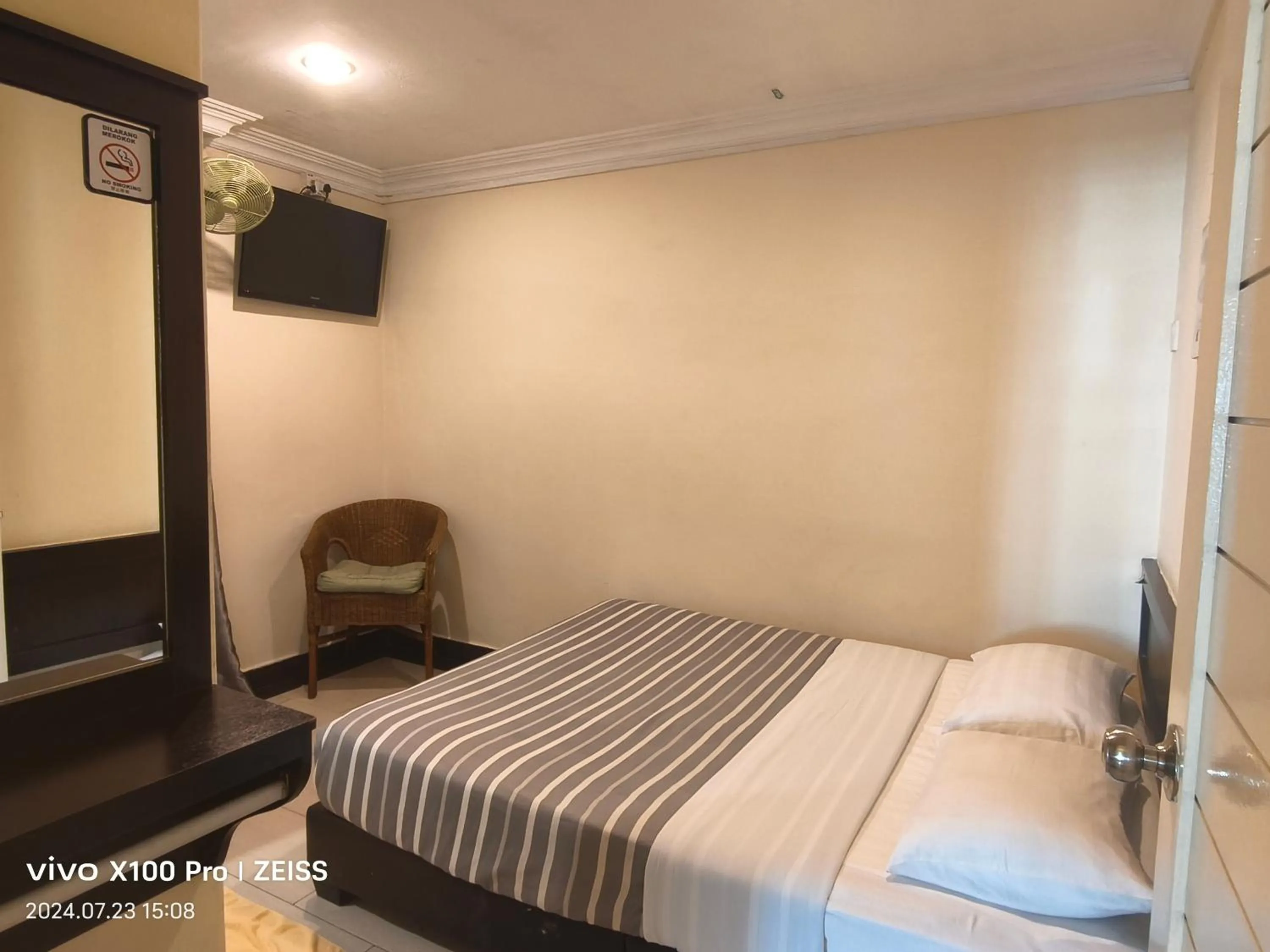 Bed in Hong Kong Hotel