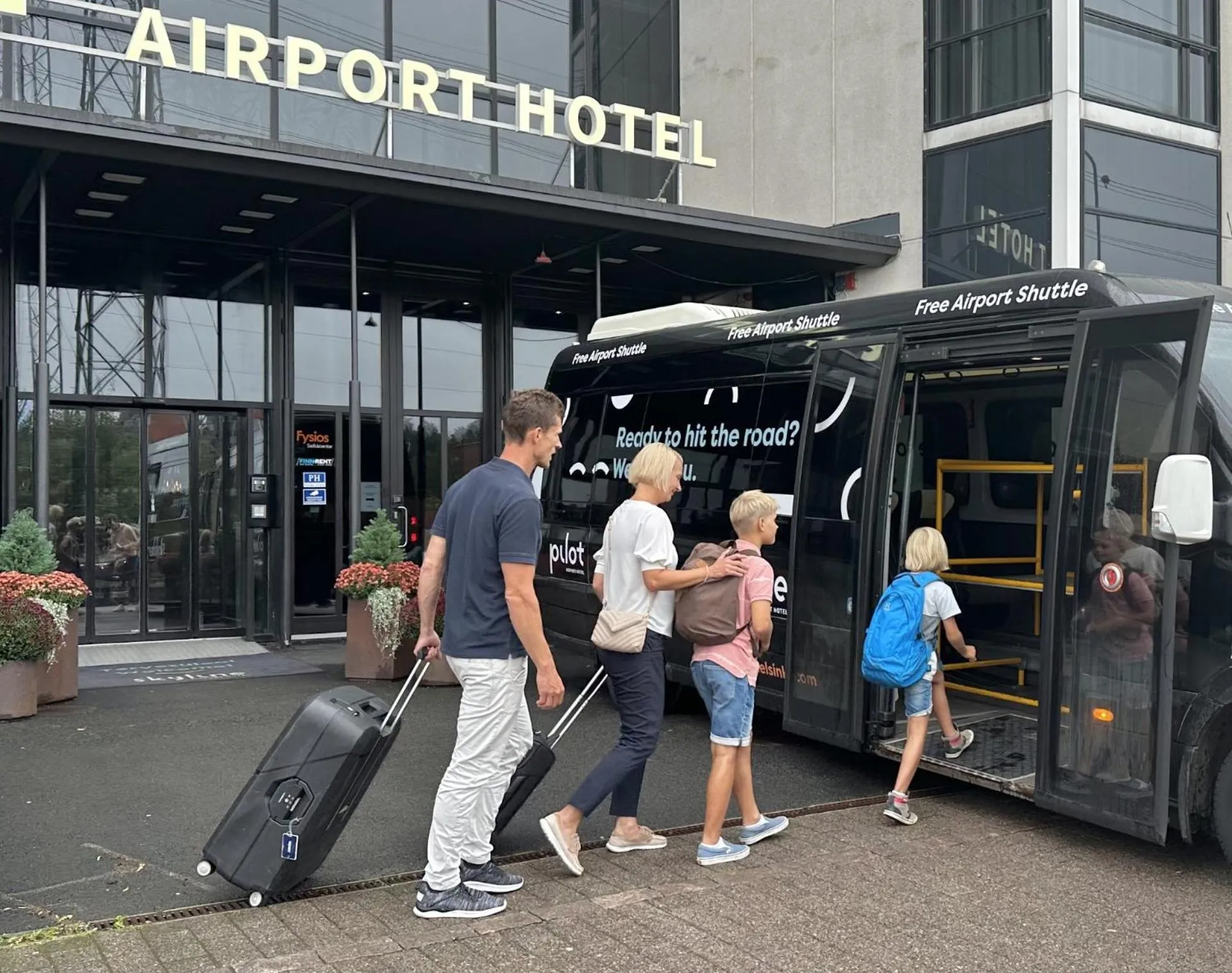 shuttle in Skyline Airport Hotel