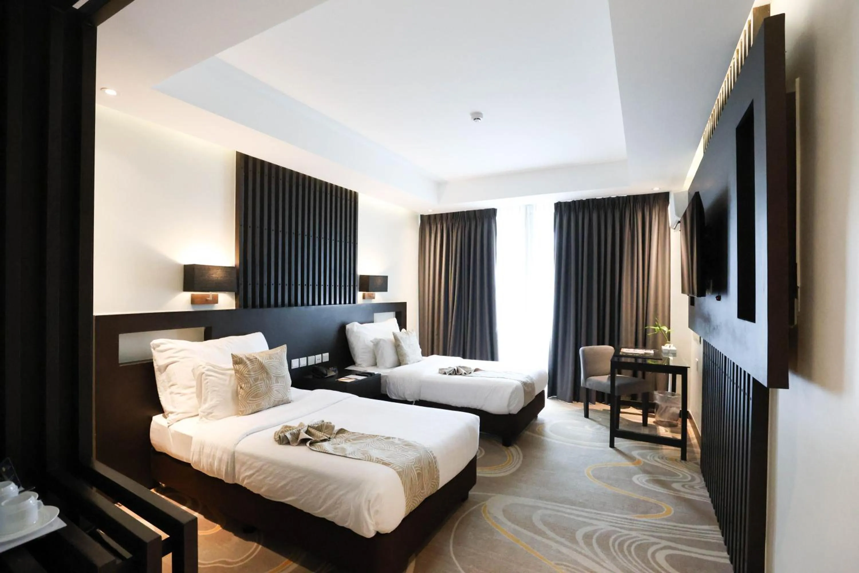 Bed in The Oriental Hotel Legazpi