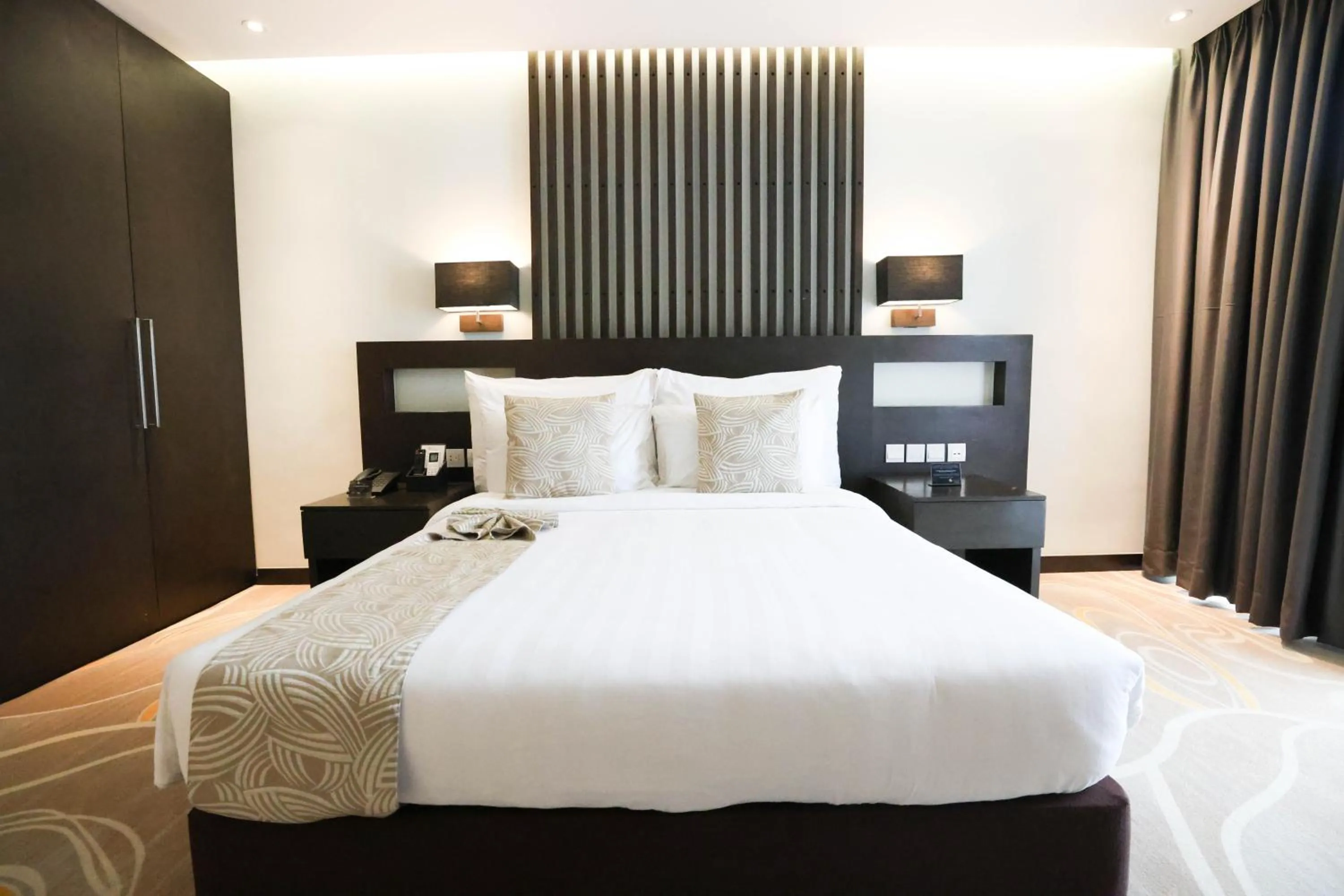 Bed in The Oriental Hotel Legazpi