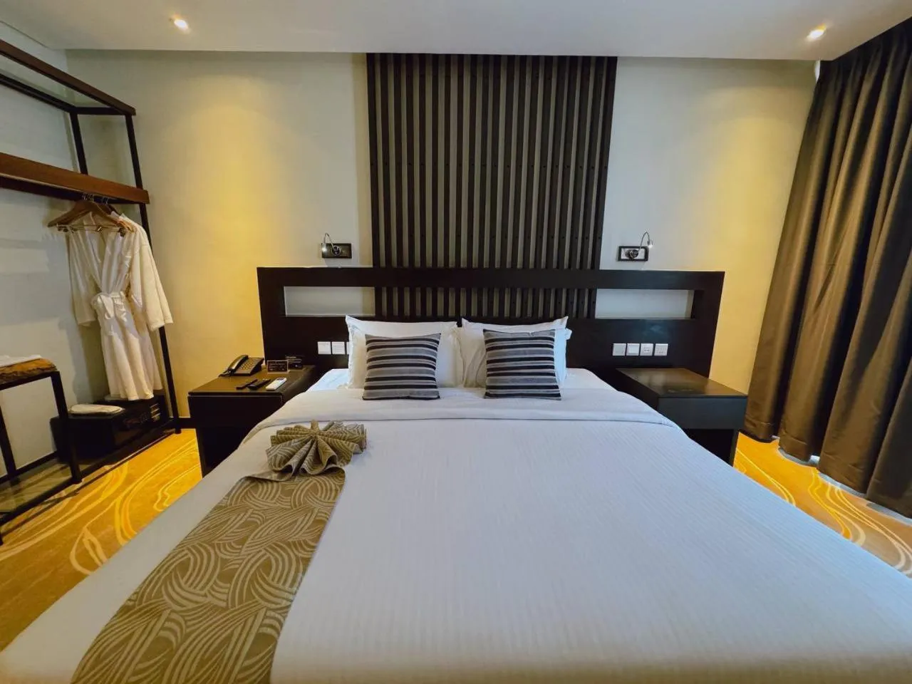 Bed in The Oriental Hotel Legazpi