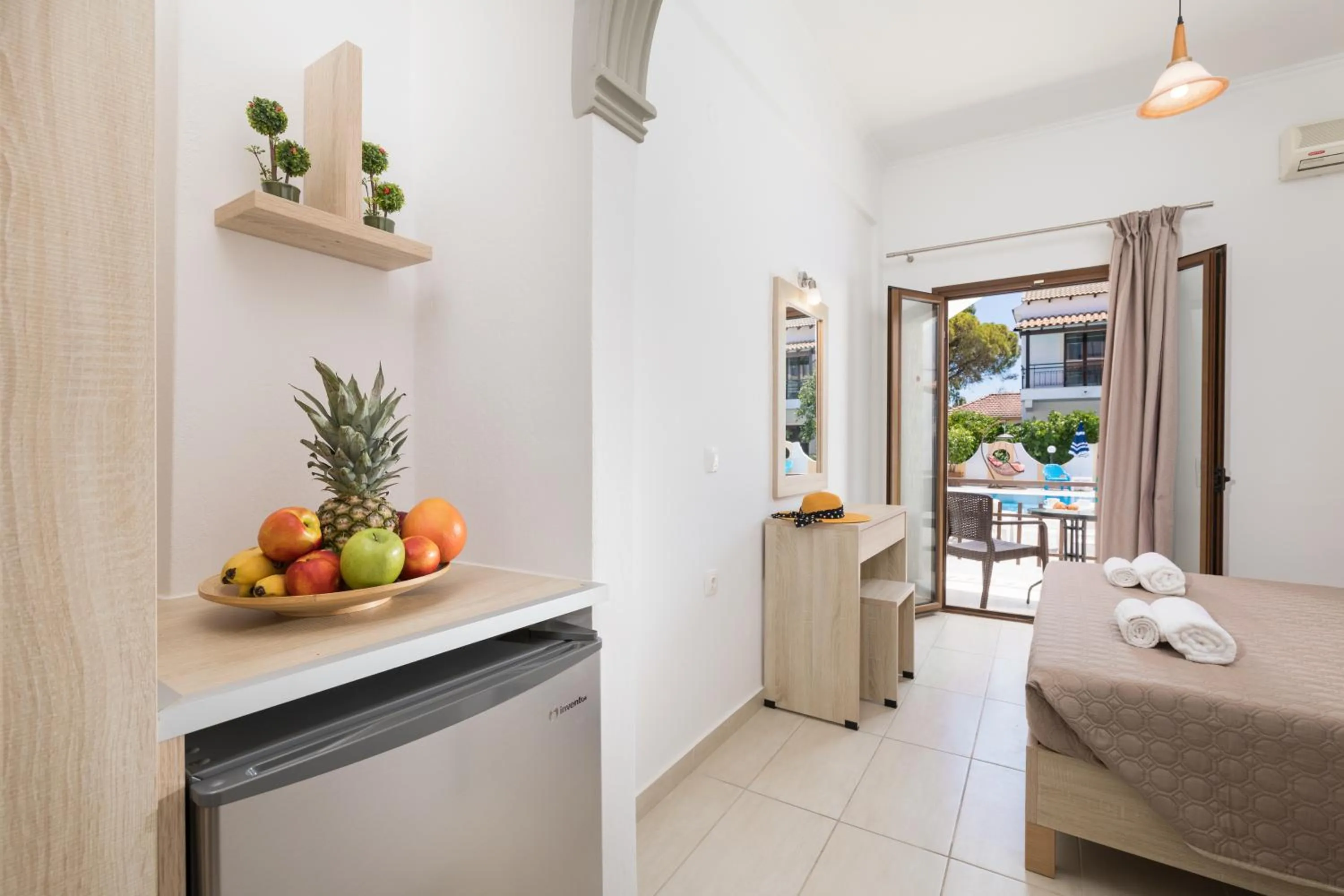 Food, Bed in Lefkimi Hotel