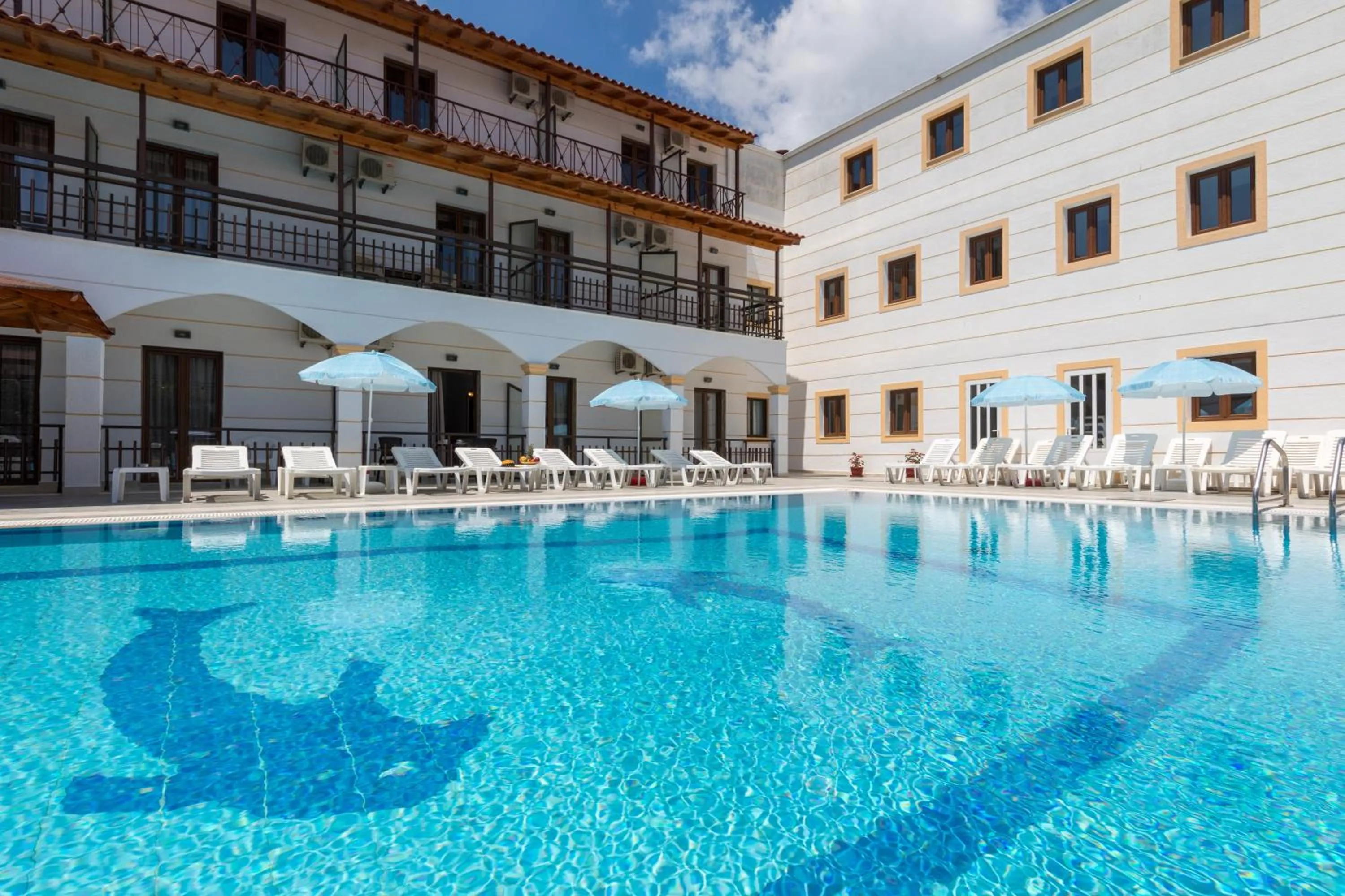 Swimming pool in Lefkimi Hotel