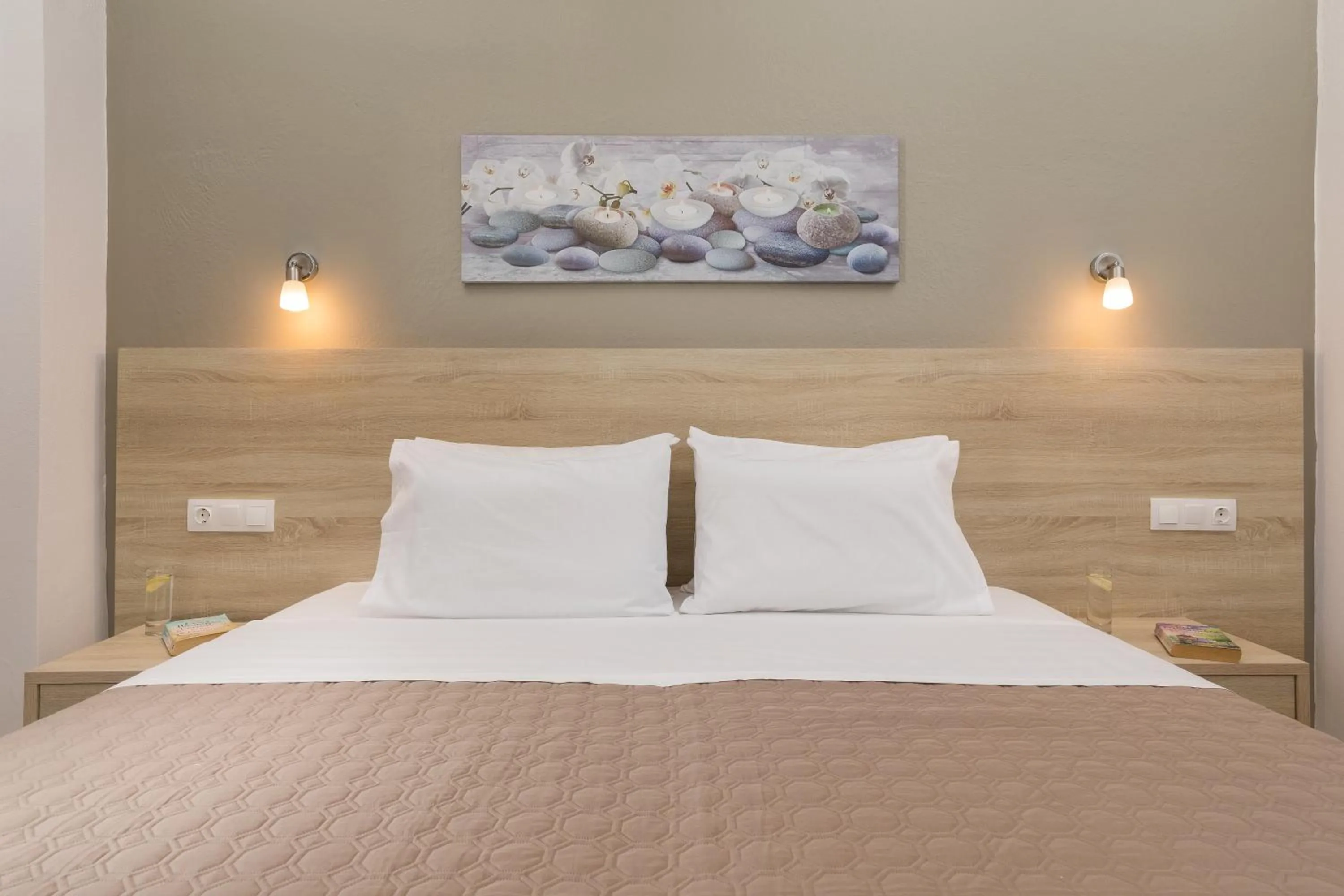 Bedroom, Bed in Lefkimi Hotel