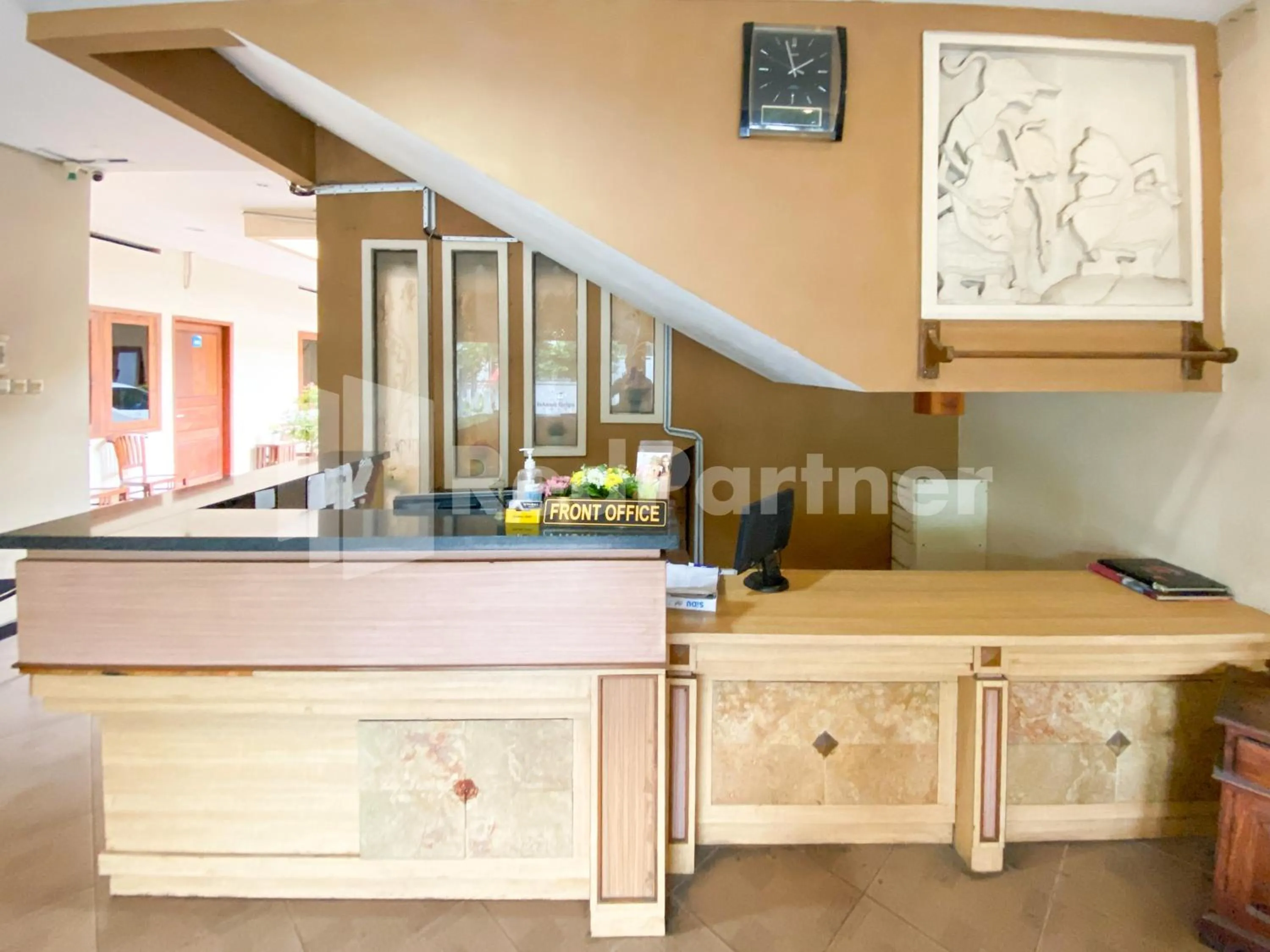 Lobby or reception in Istana Griya 2 Hotel Solo RedPartner