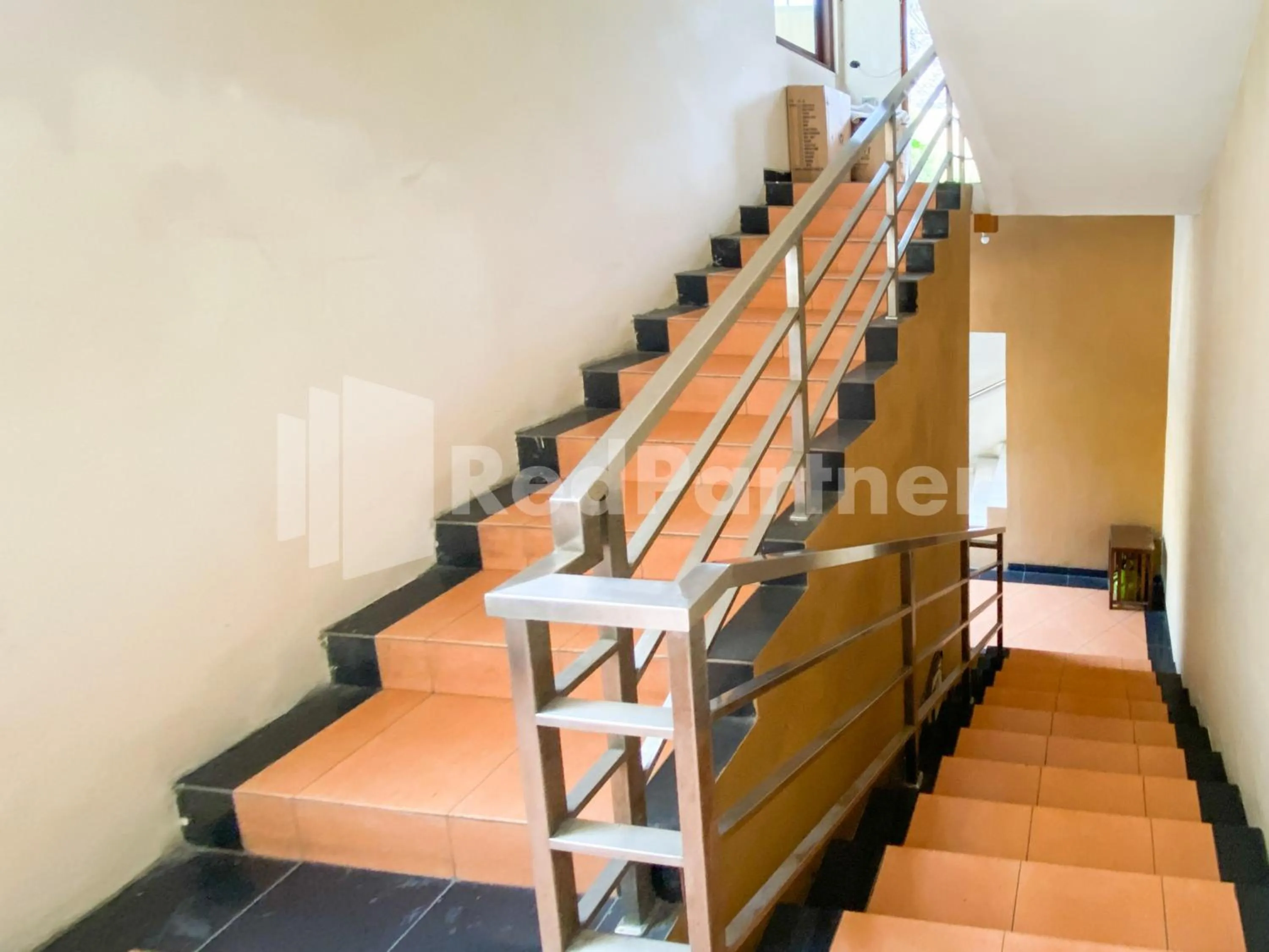 Property building in Istana Griya 2 Hotel Solo RedPartner