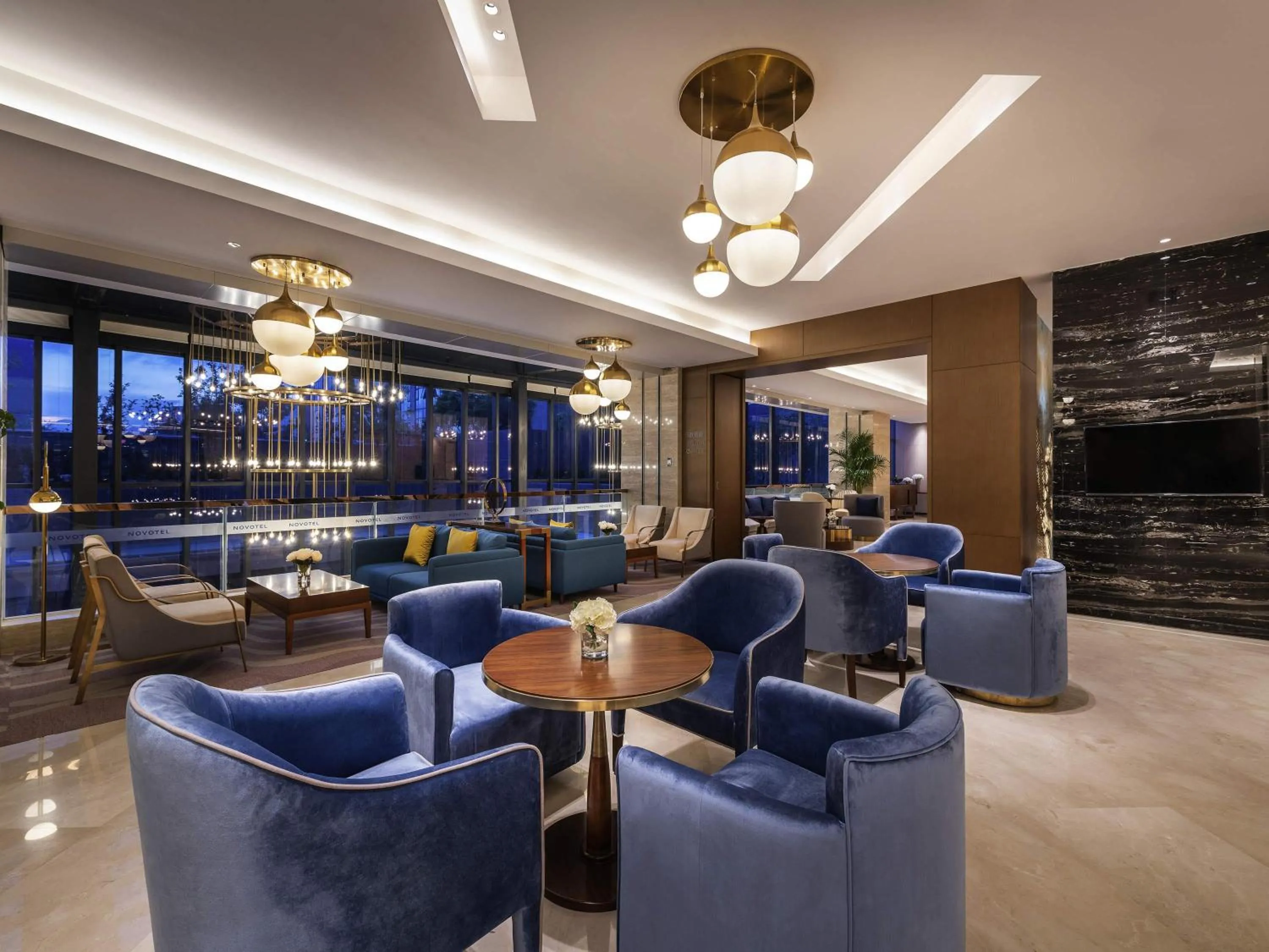 Lounge or bar in Novotel Qingdao New Hope