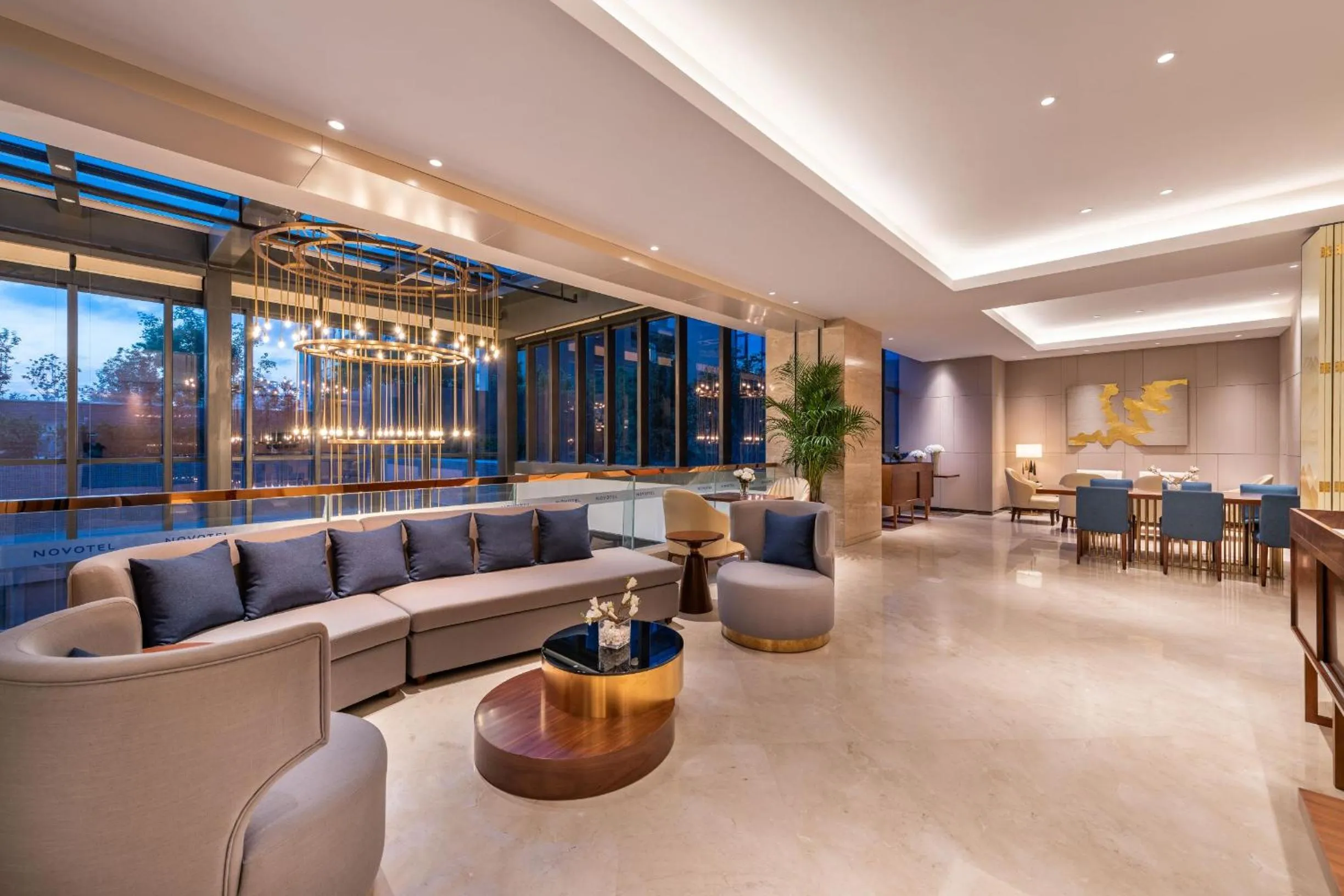 Seating area in Novotel Qingdao New Hope