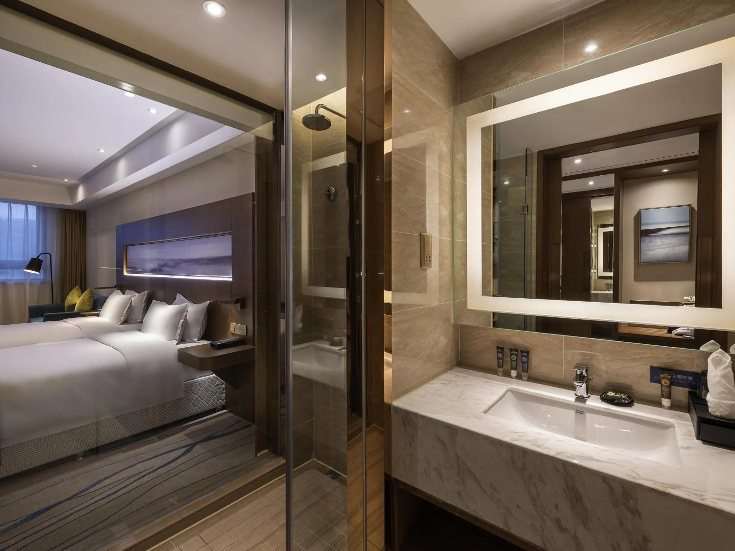 Bedroom, Bed in Novotel Qingdao New Hope