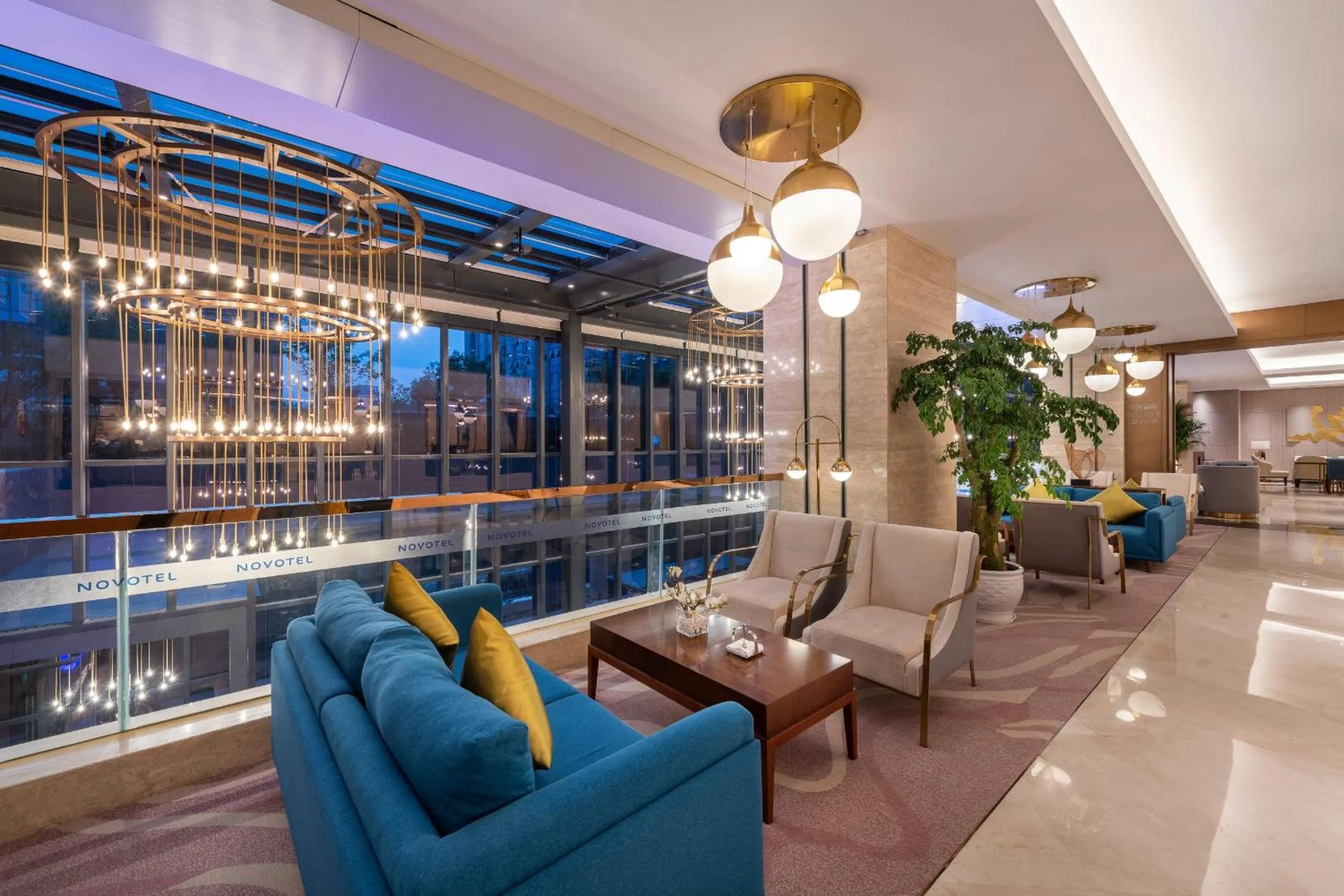 Seating area in Novotel Qingdao New Hope