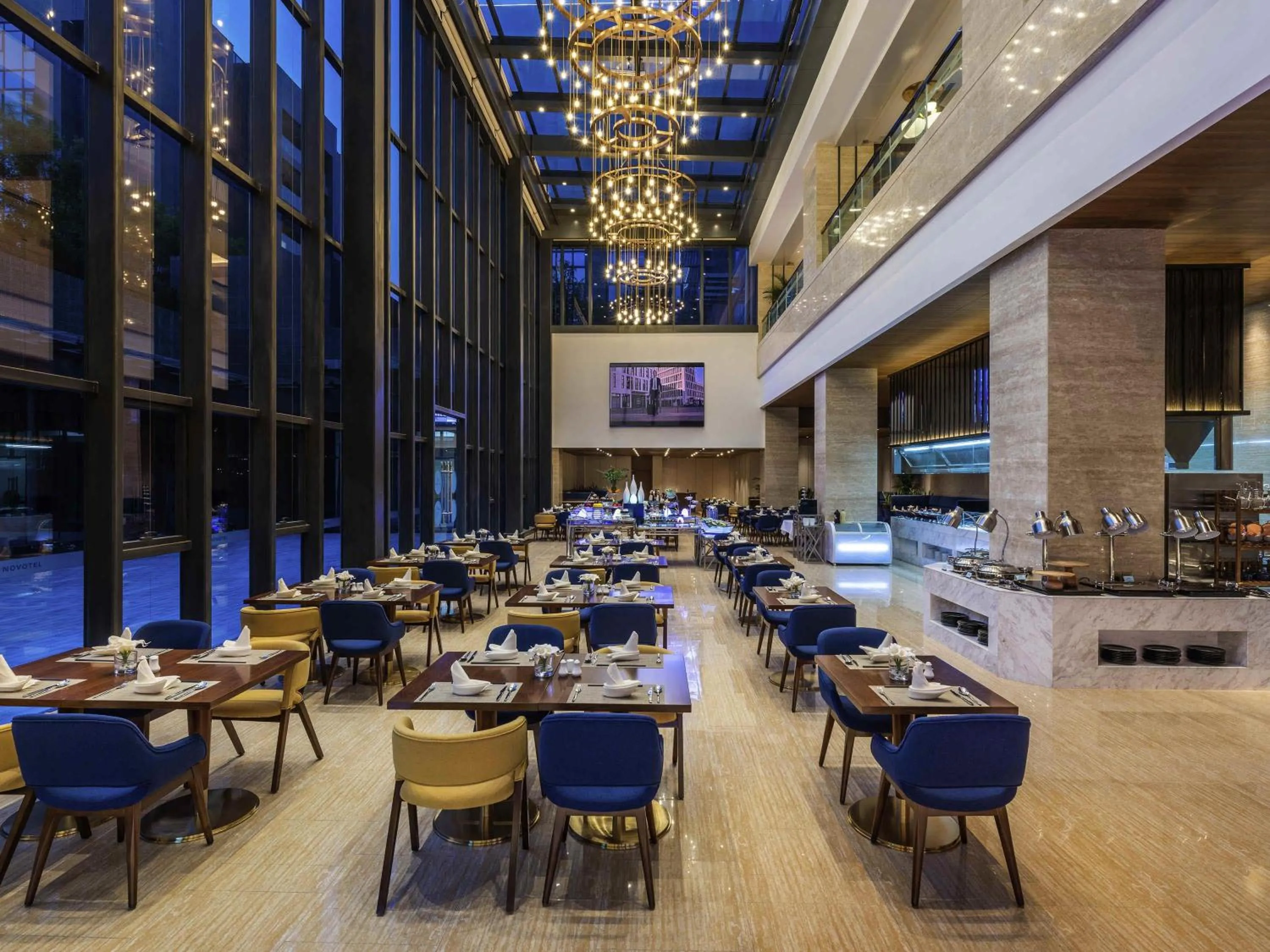 Restaurant/places to eat in Novotel Qingdao New Hope