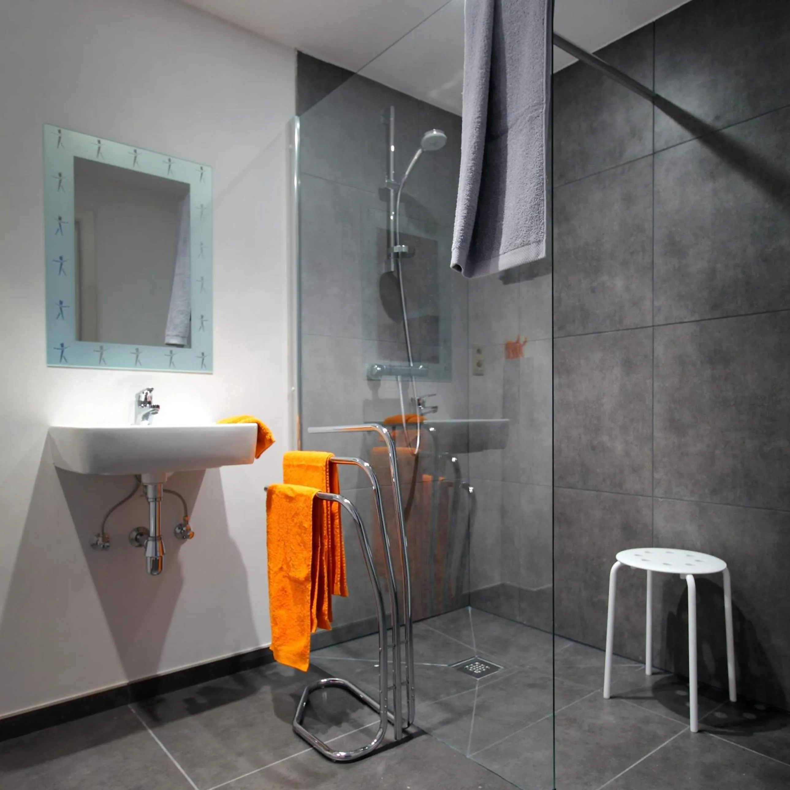 Shower in B&B Back2Front