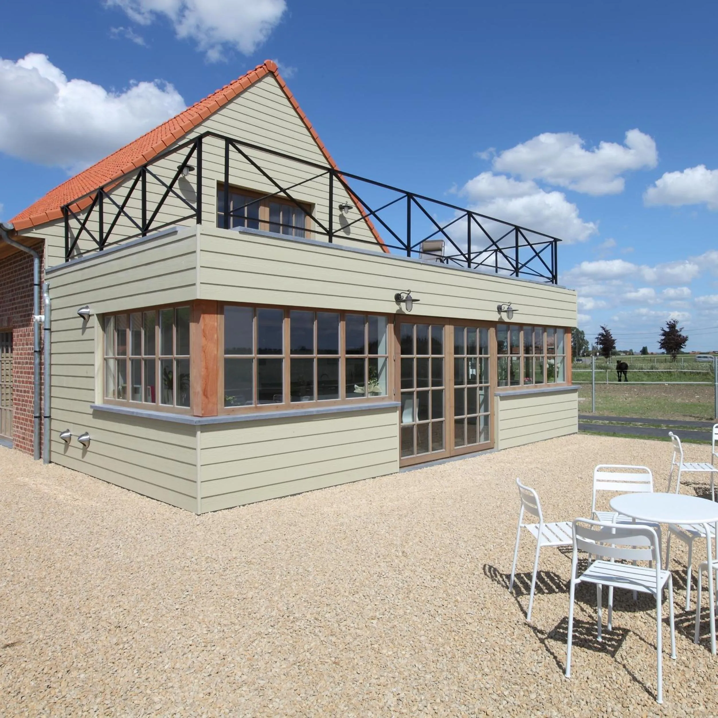 Property building in B&B Back2Front