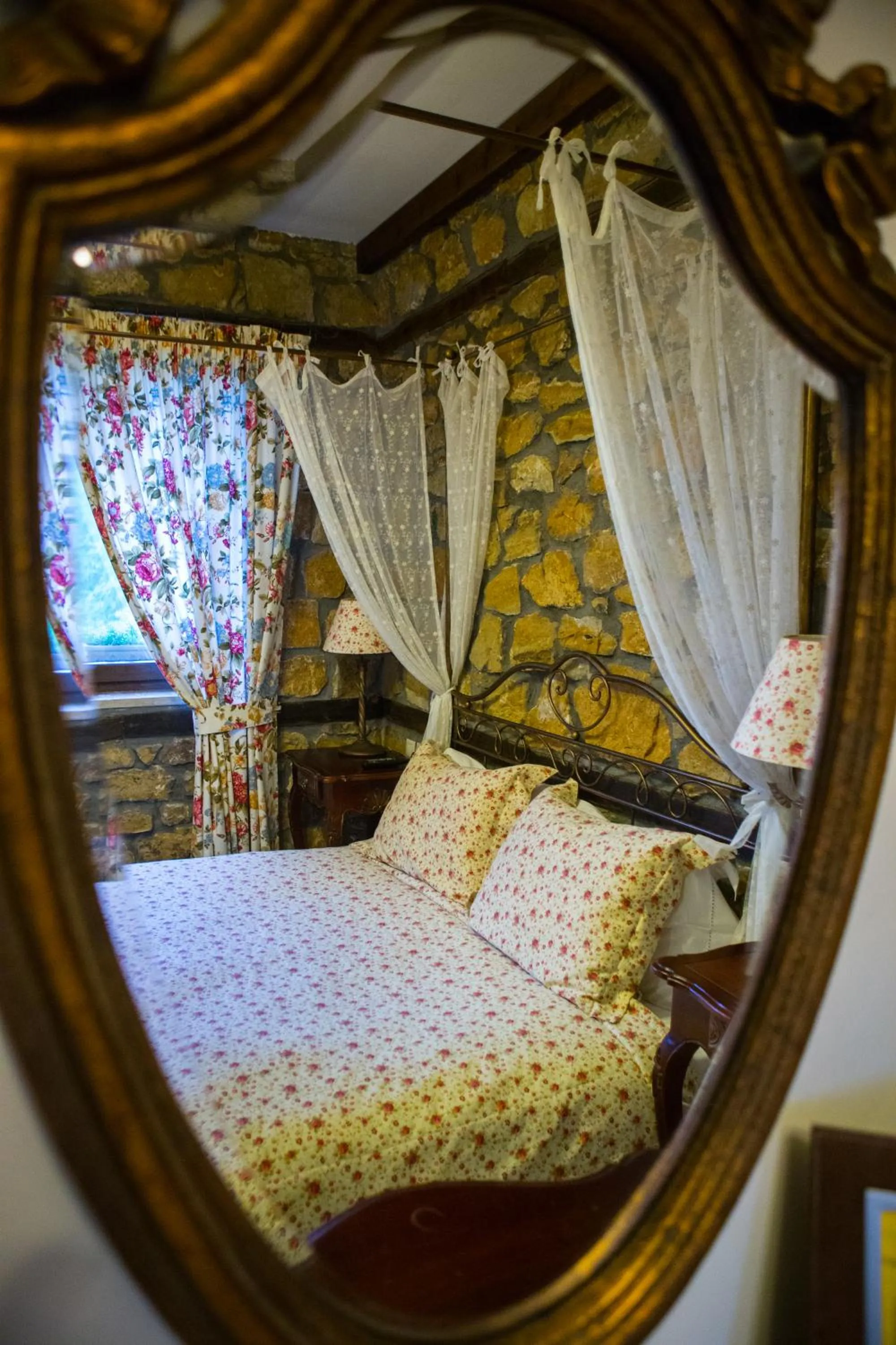 Photo of the whole room, Bed in Archontiko Emmanouilidi Suites