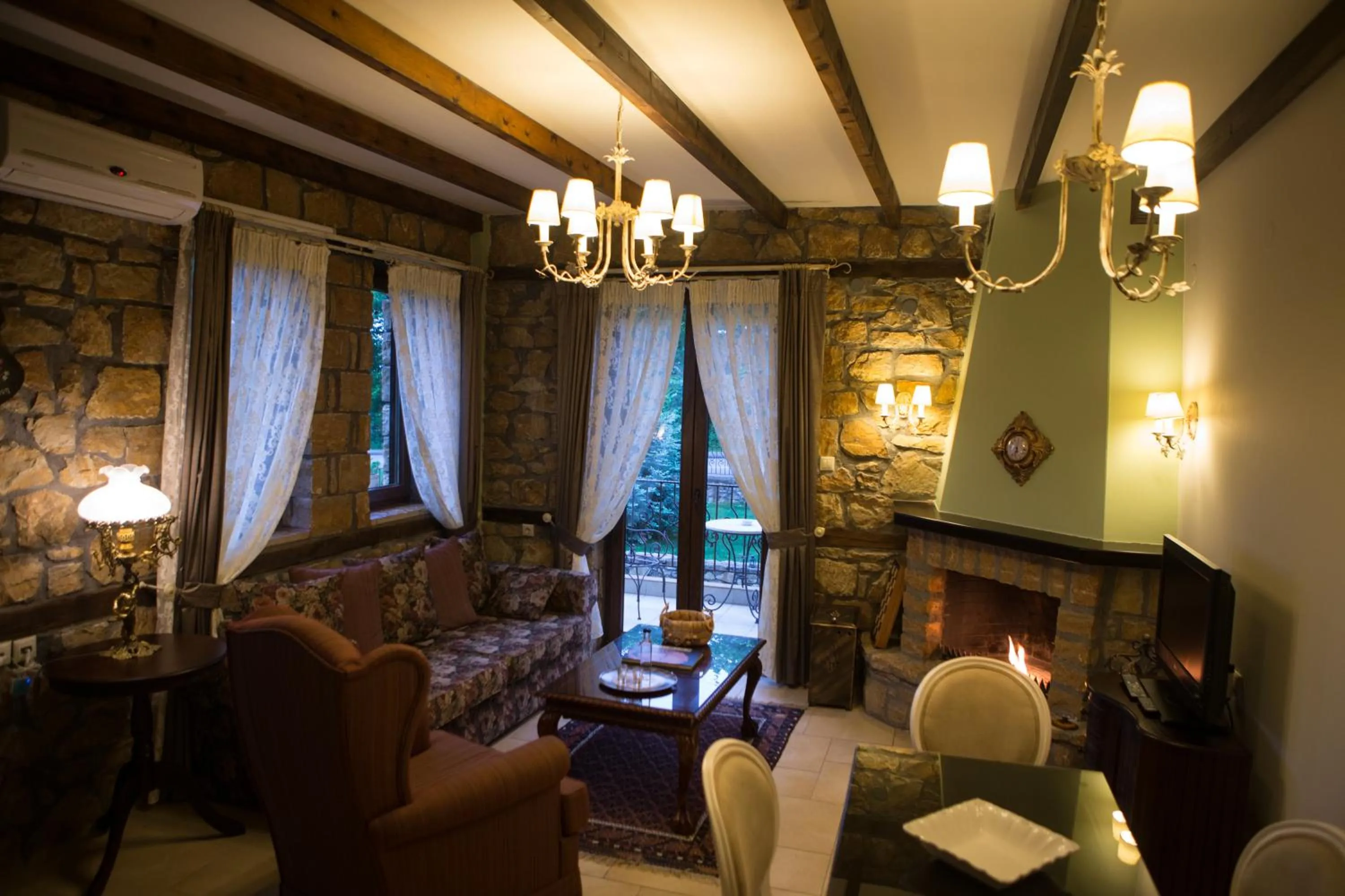 Kitchen or kitchenette in Archontiko Emmanouilidi Suites