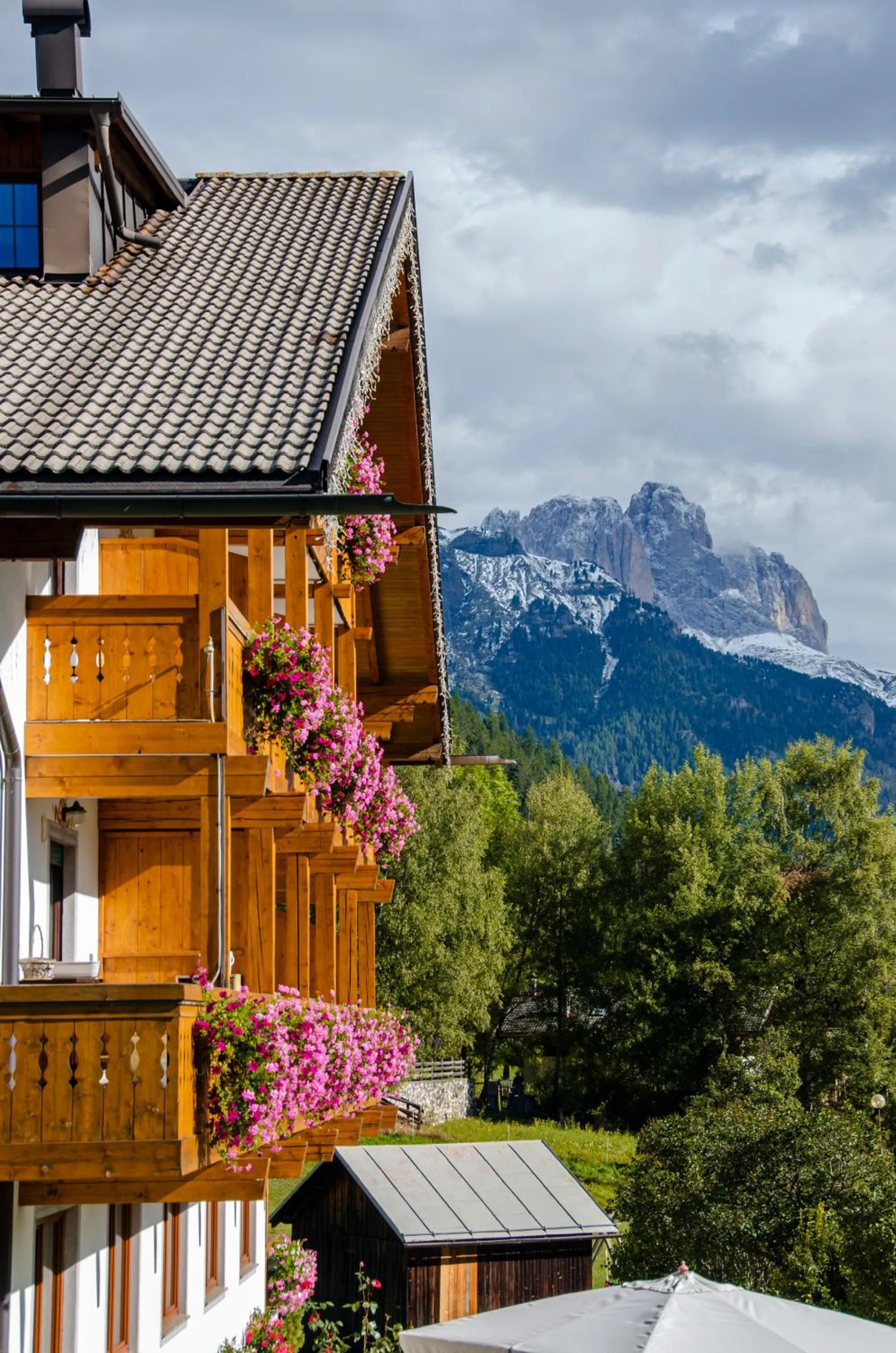 Property building in Villa Gemmy