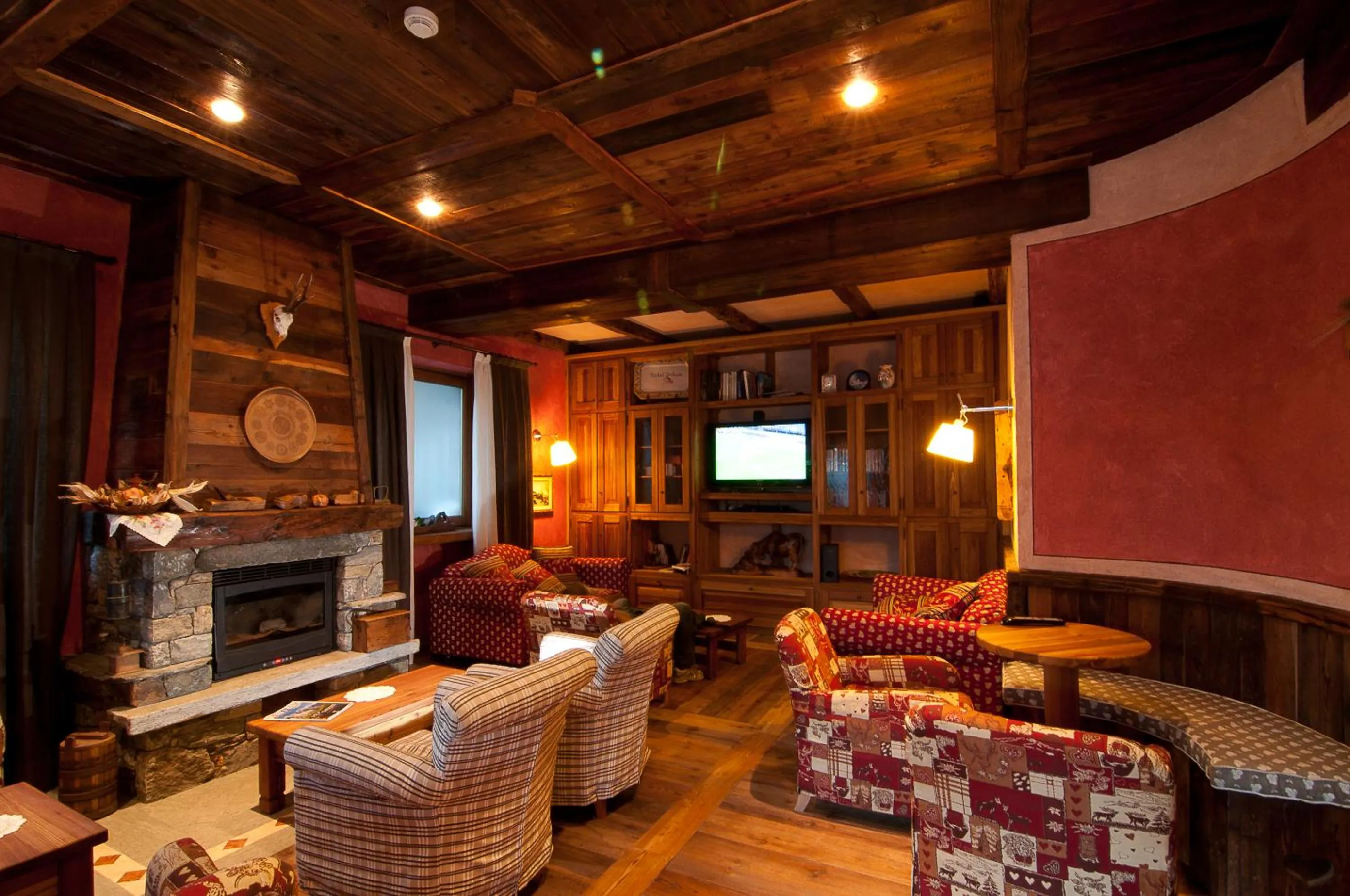 Communal lounge/ TV room in Hotel Zerbion