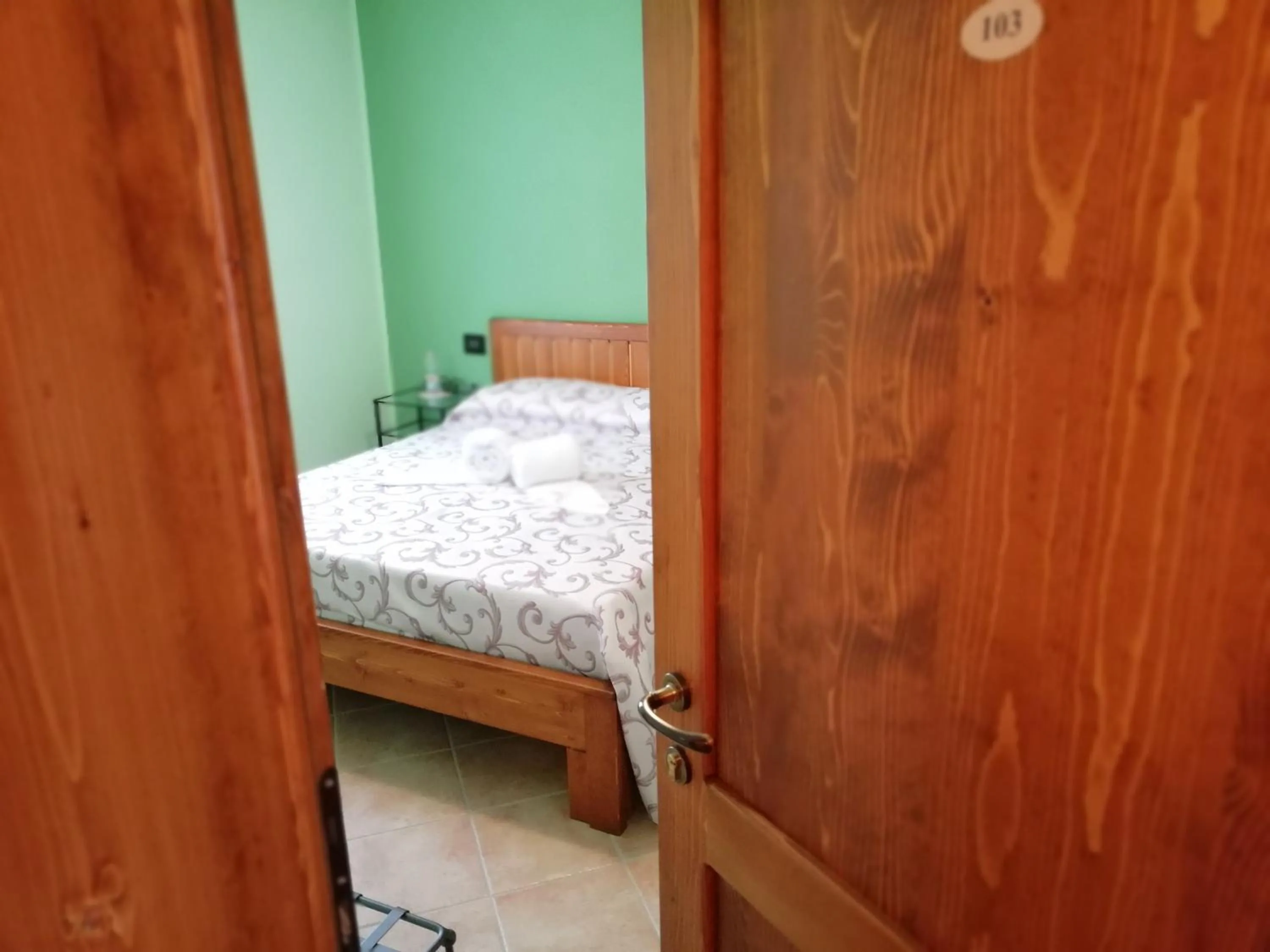 Double Room with Private Bathroom in Karingo House