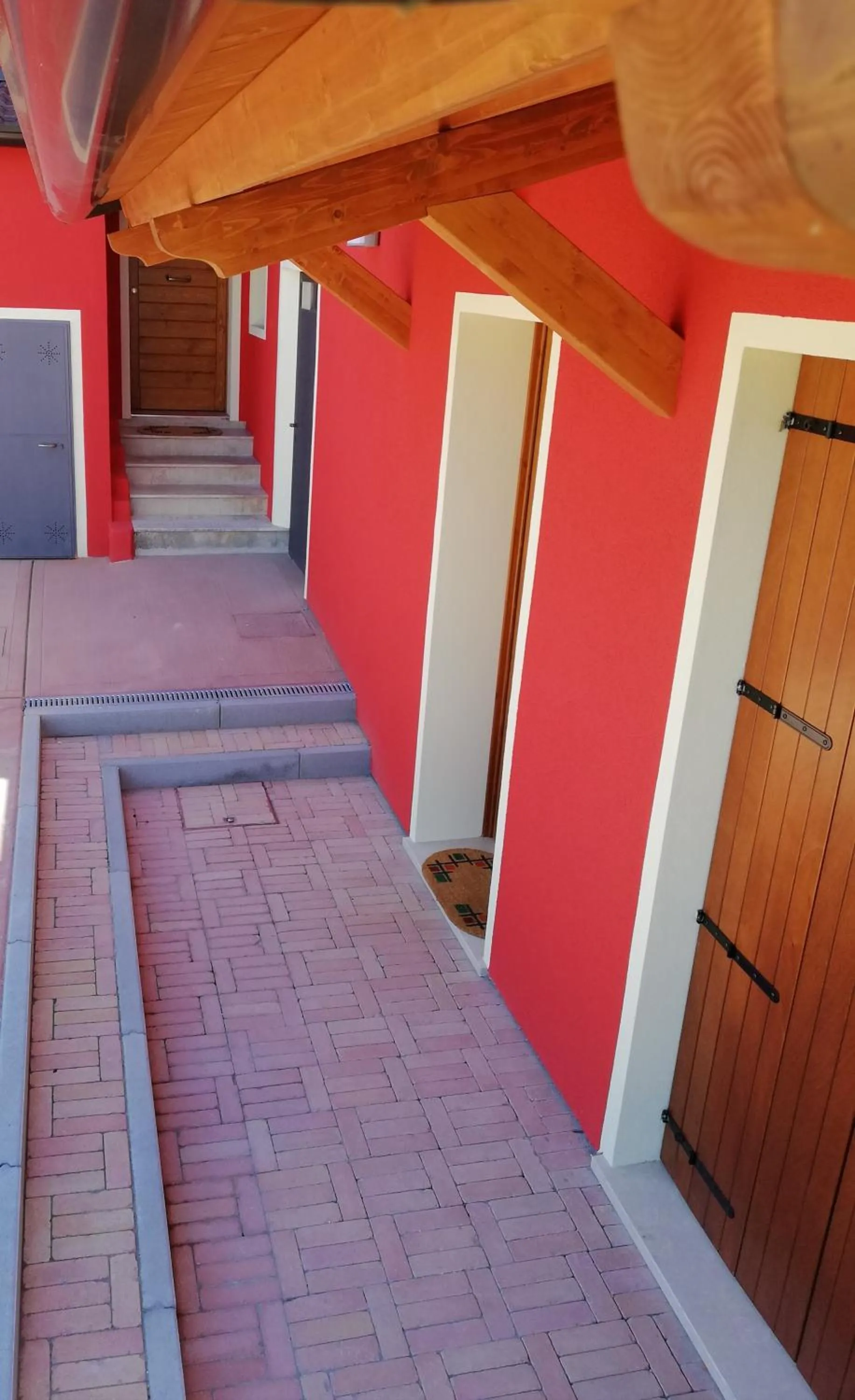 Karingo House