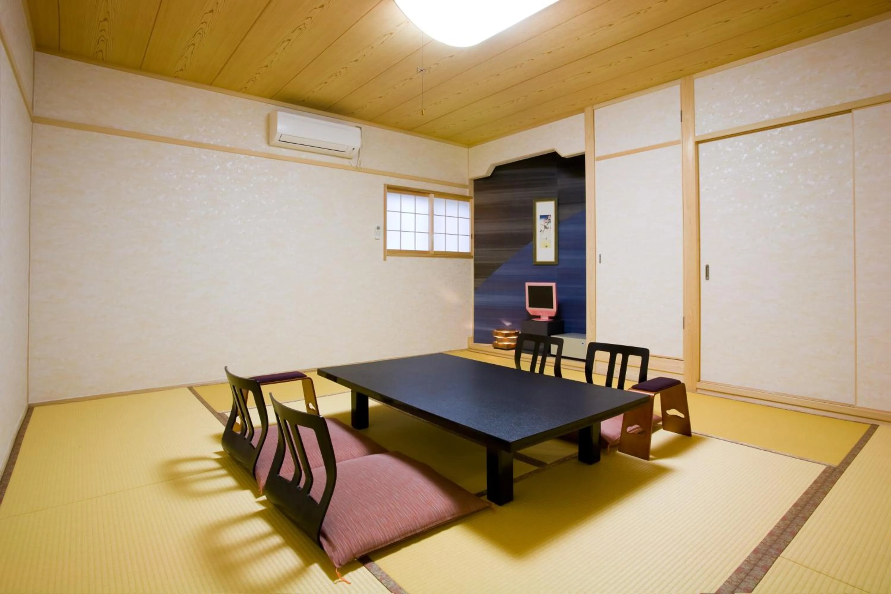 Photo of the whole room in Hotel Tenzankaku Kaiyutei