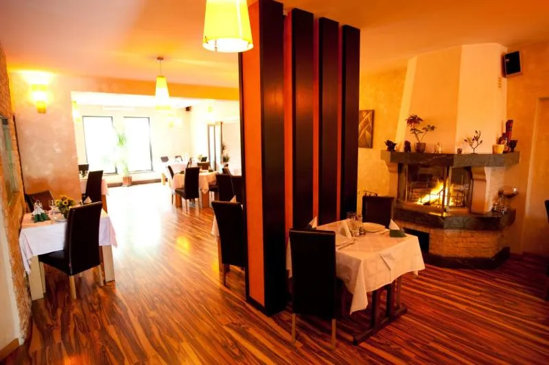 Restaurant/places to eat in Pension Tempo