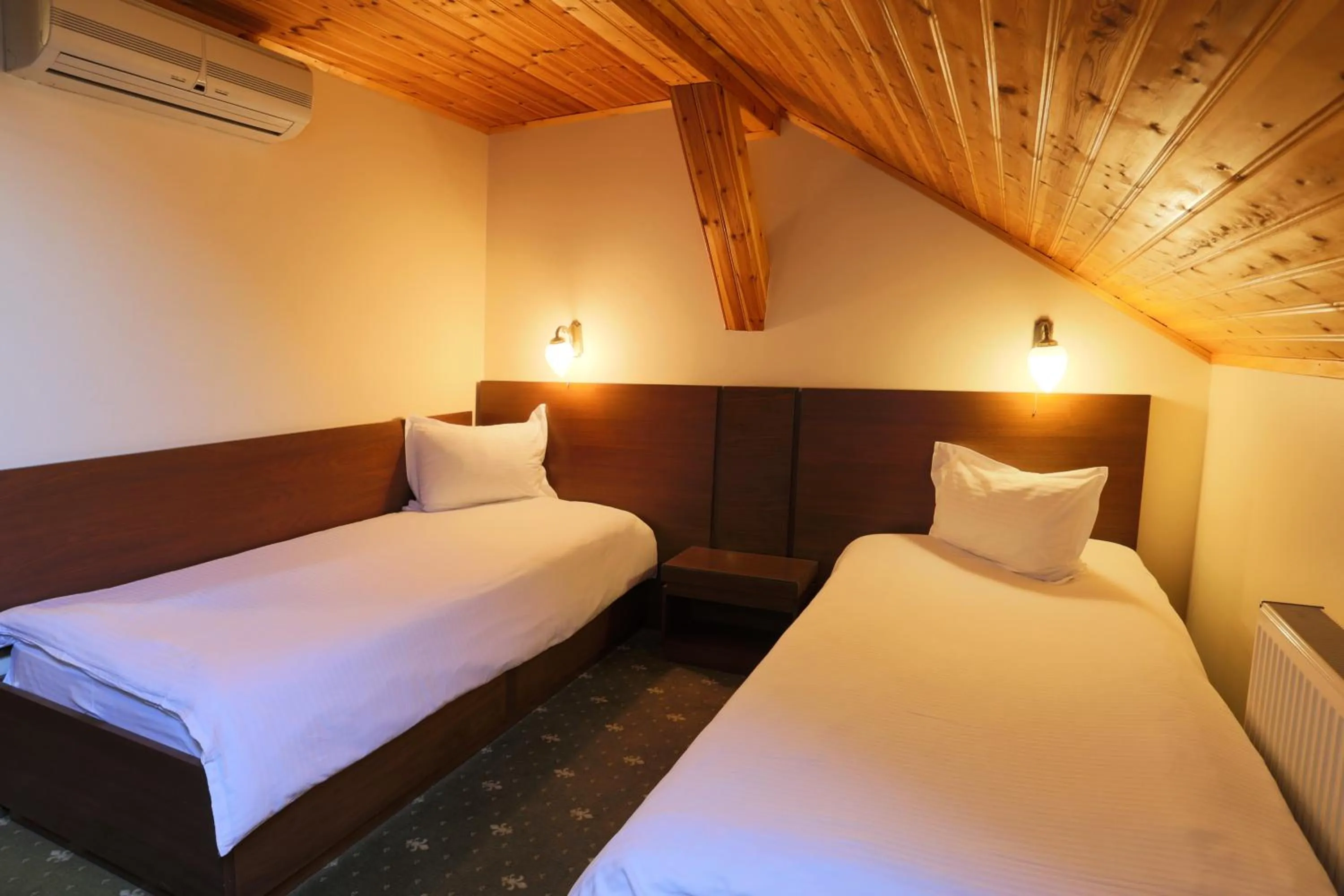 Photo of the whole room, Bed in Pension Tempo
