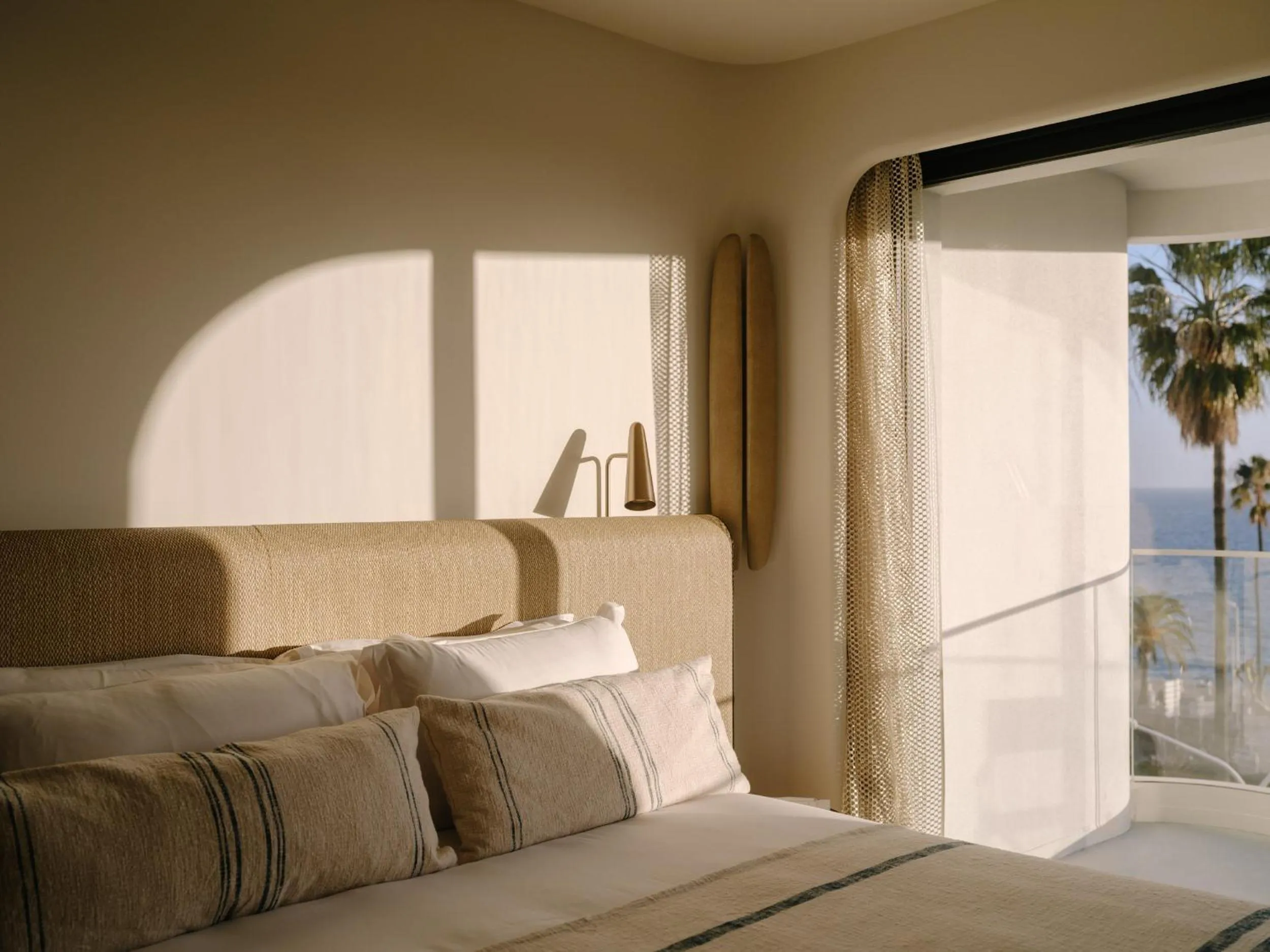 Bed in Hôtel & Spa Belle Plage