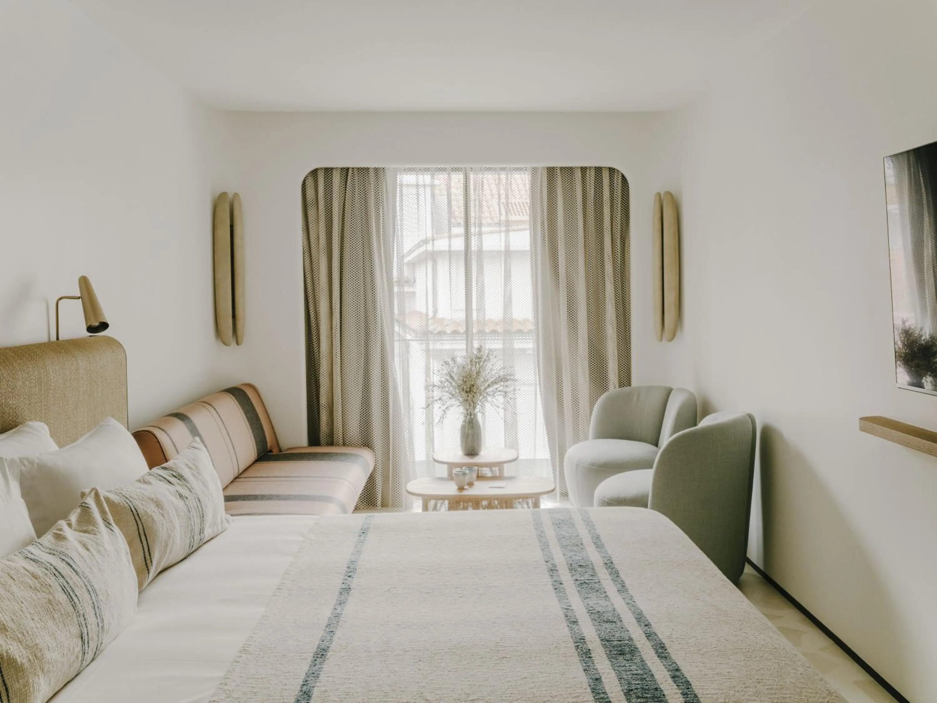 Seating area, Bed in Hôtel & Spa Belle Plage