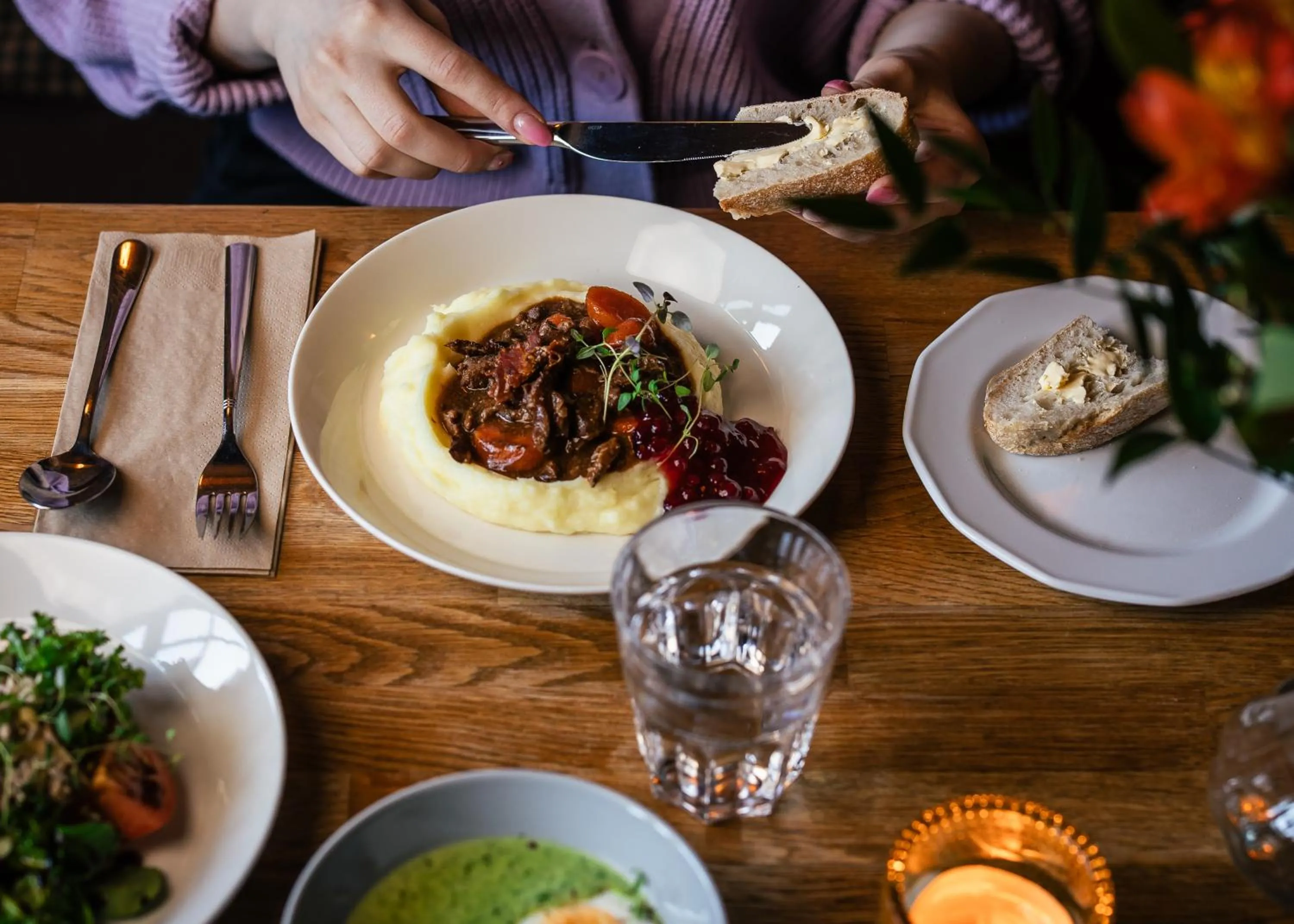 Lunch in Arctic City Hotel