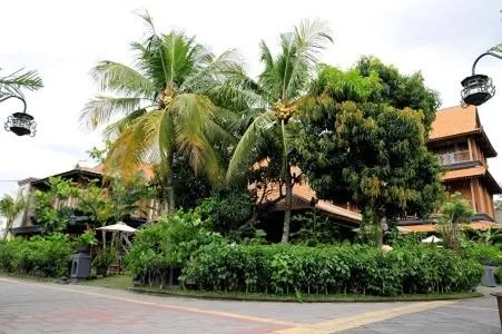 Omah Sinten Heritage Hotel & Resto