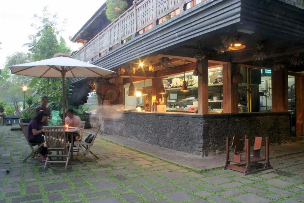 Omah Sinten Heritage Hotel & Resto