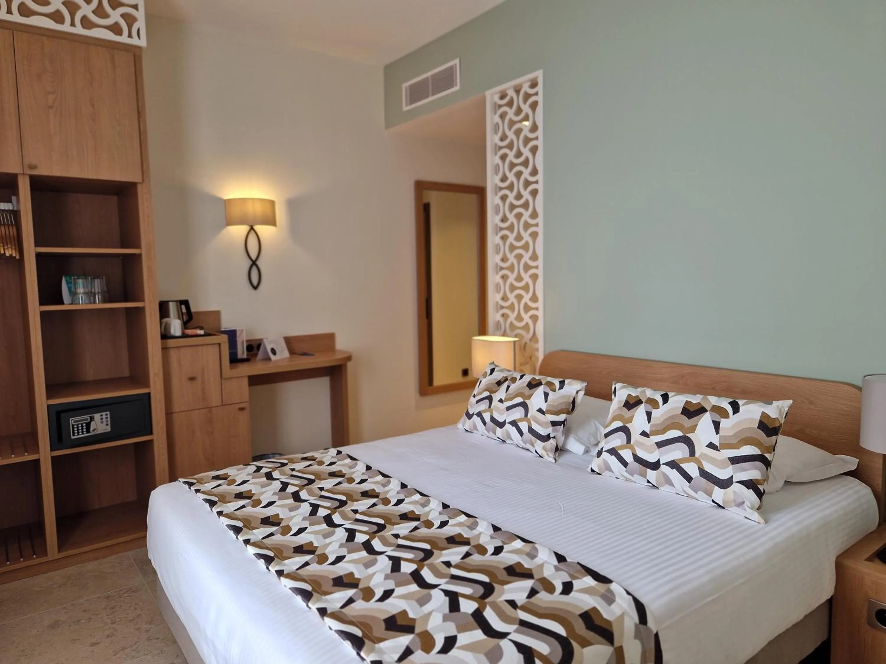 Bedroom, Bed in Hotel Le Saint Paul