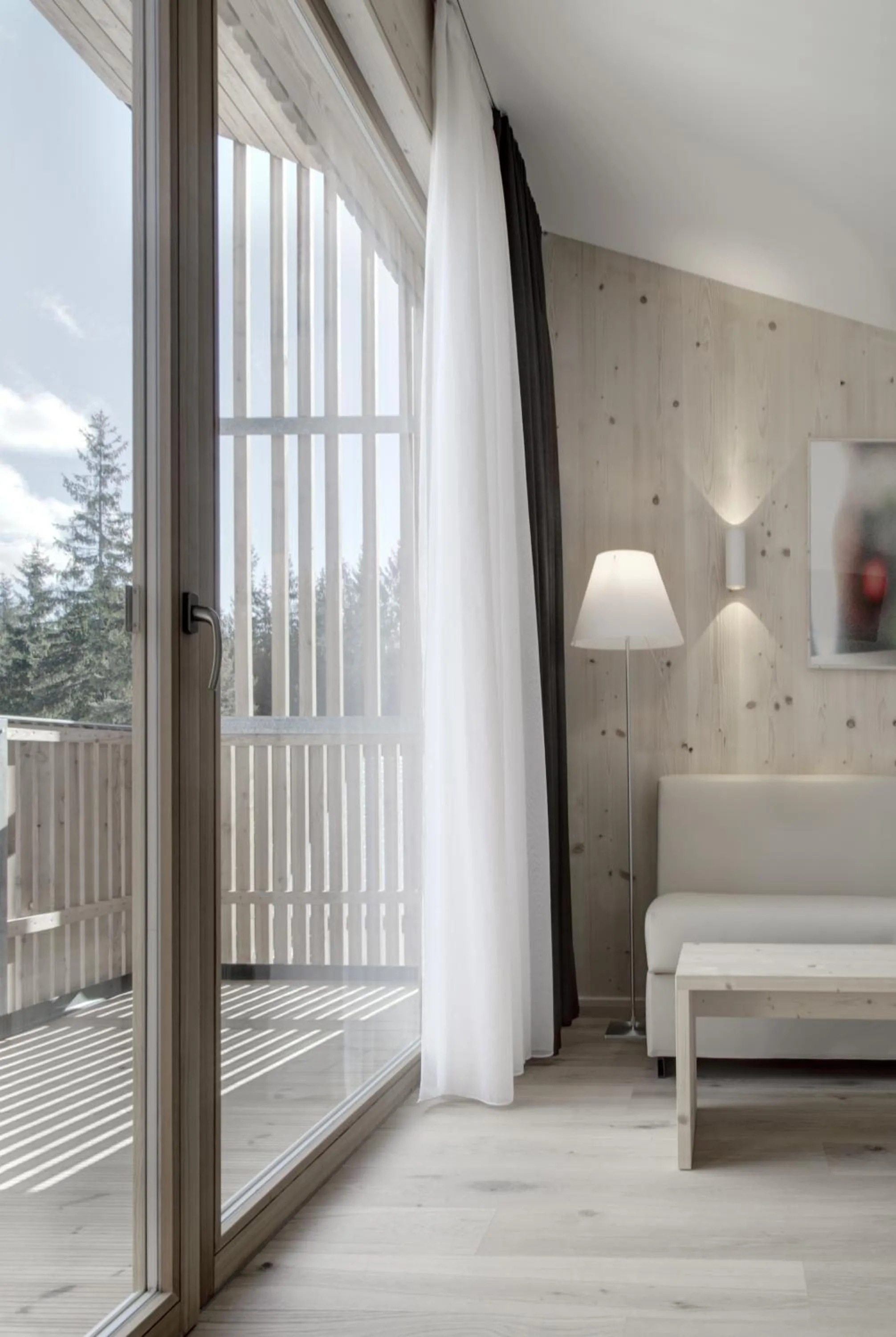 Decorative detail, Bed in Hotel Gardenazza