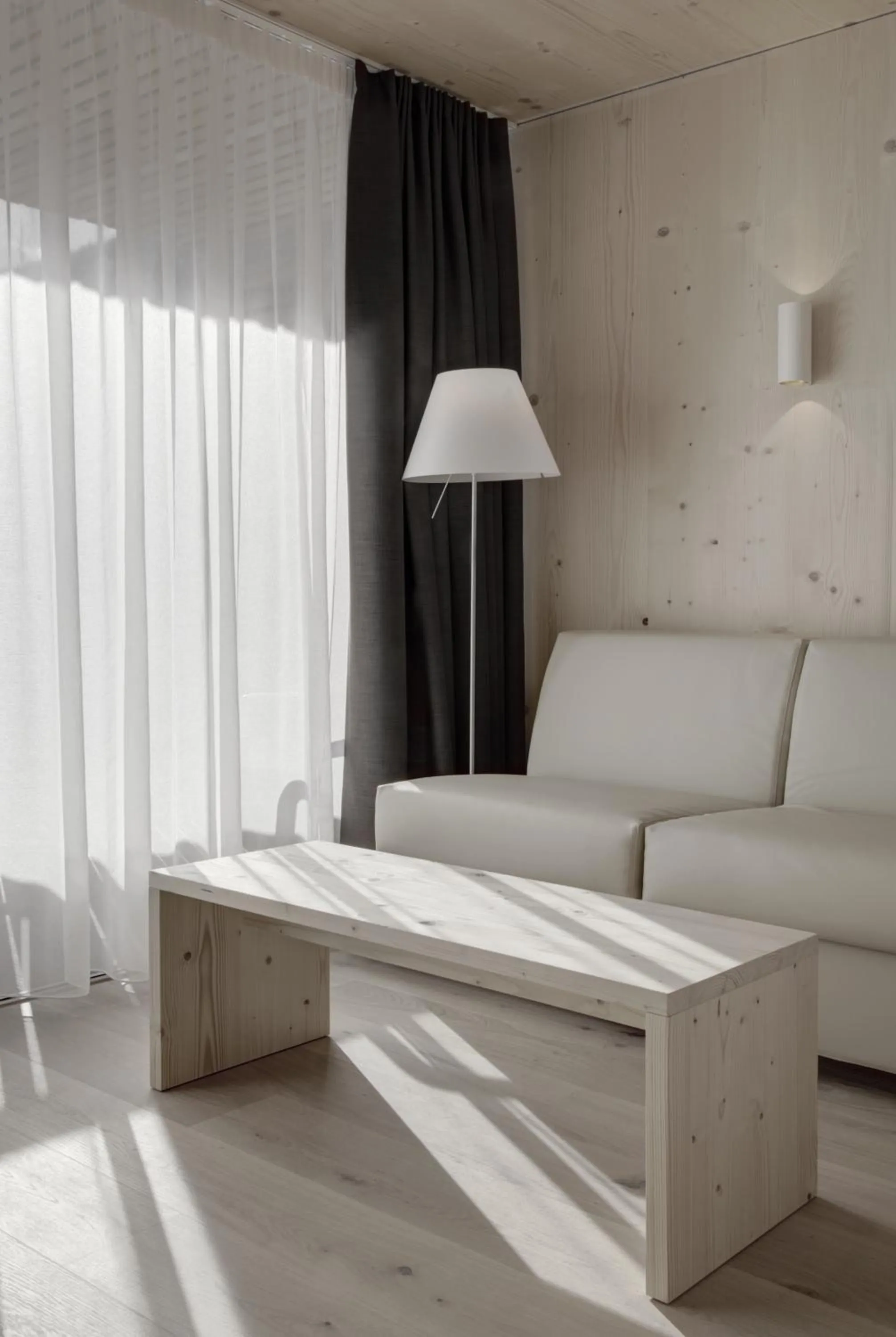 Decorative detail in Hotel Gardenazza